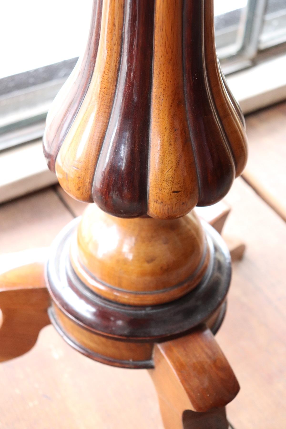 19th Century Italian Louis Philippe Walnut Inlay Round Chess Table or Side Table In Excellent Condition In Casale Monferrato, IT