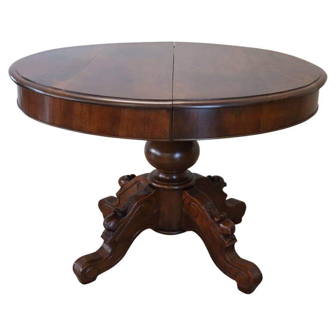 19th Century Italian Louis Philippe Walnut Oval Extendable Dining Table For Sale