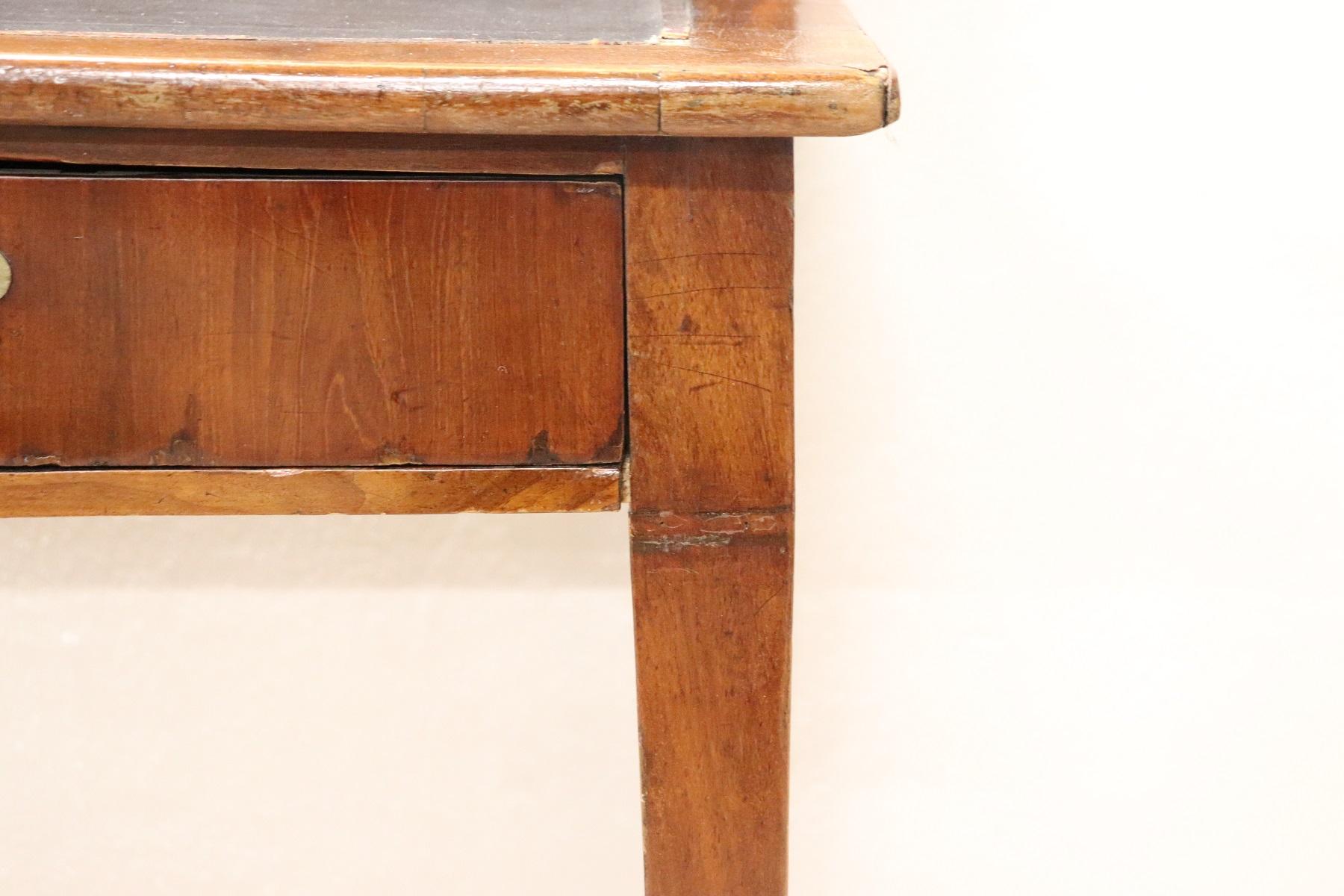 19th Century Italian Louis Philippe Mahogany Wood Writing Desk In Good Condition In Casale Monferrato, IT