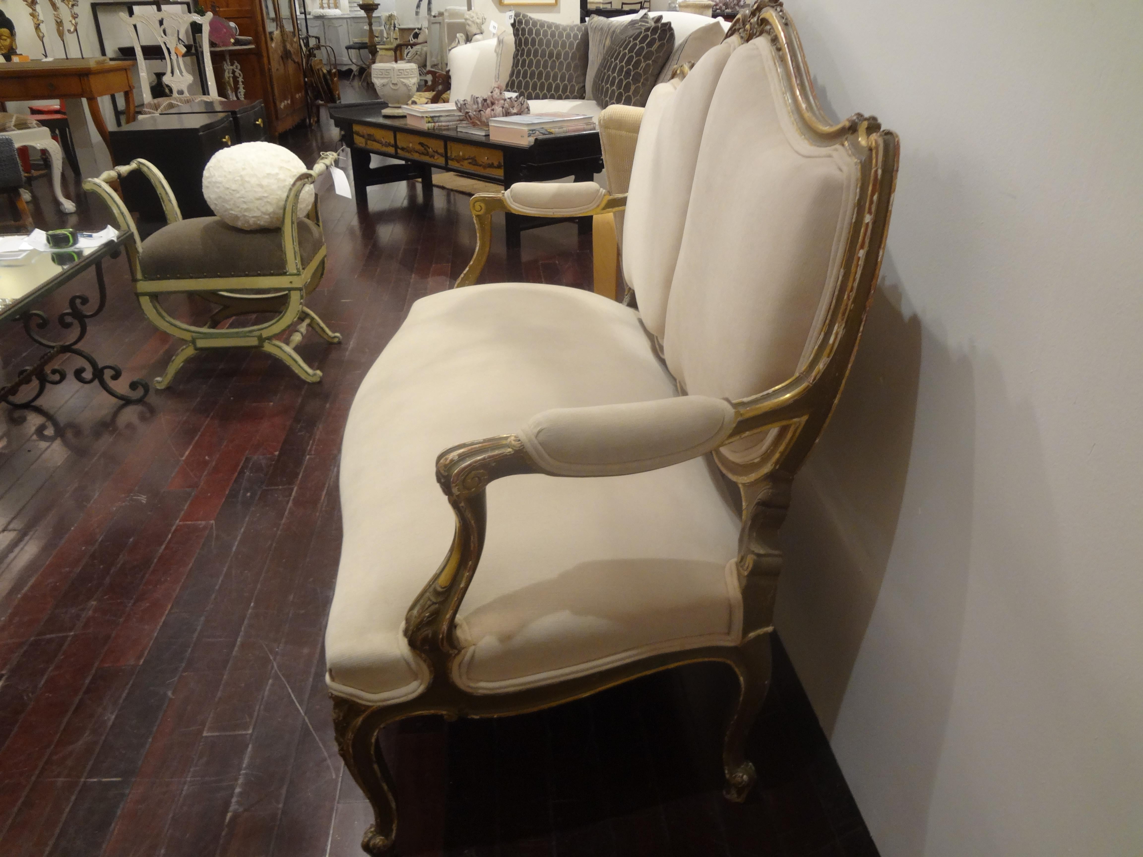 19th Century Italian Louis XV Style Giltwood Loveseat In Good Condition For Sale In Houston, TX