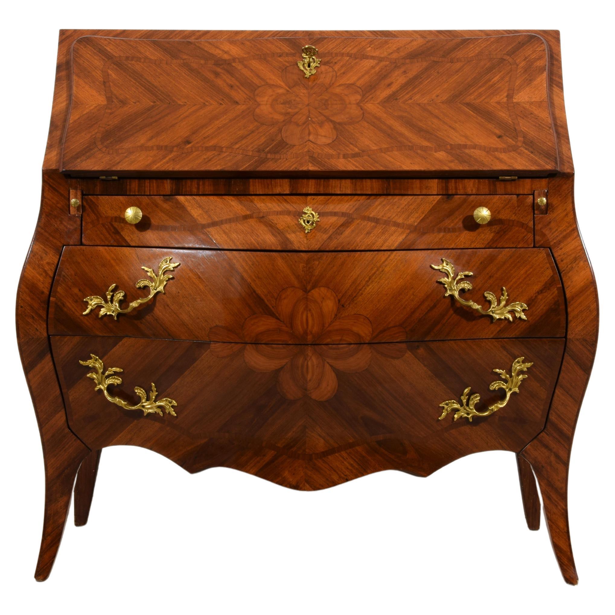 19th Century, Italian Louis XV style Veneered Wood chest of drawers For Sale