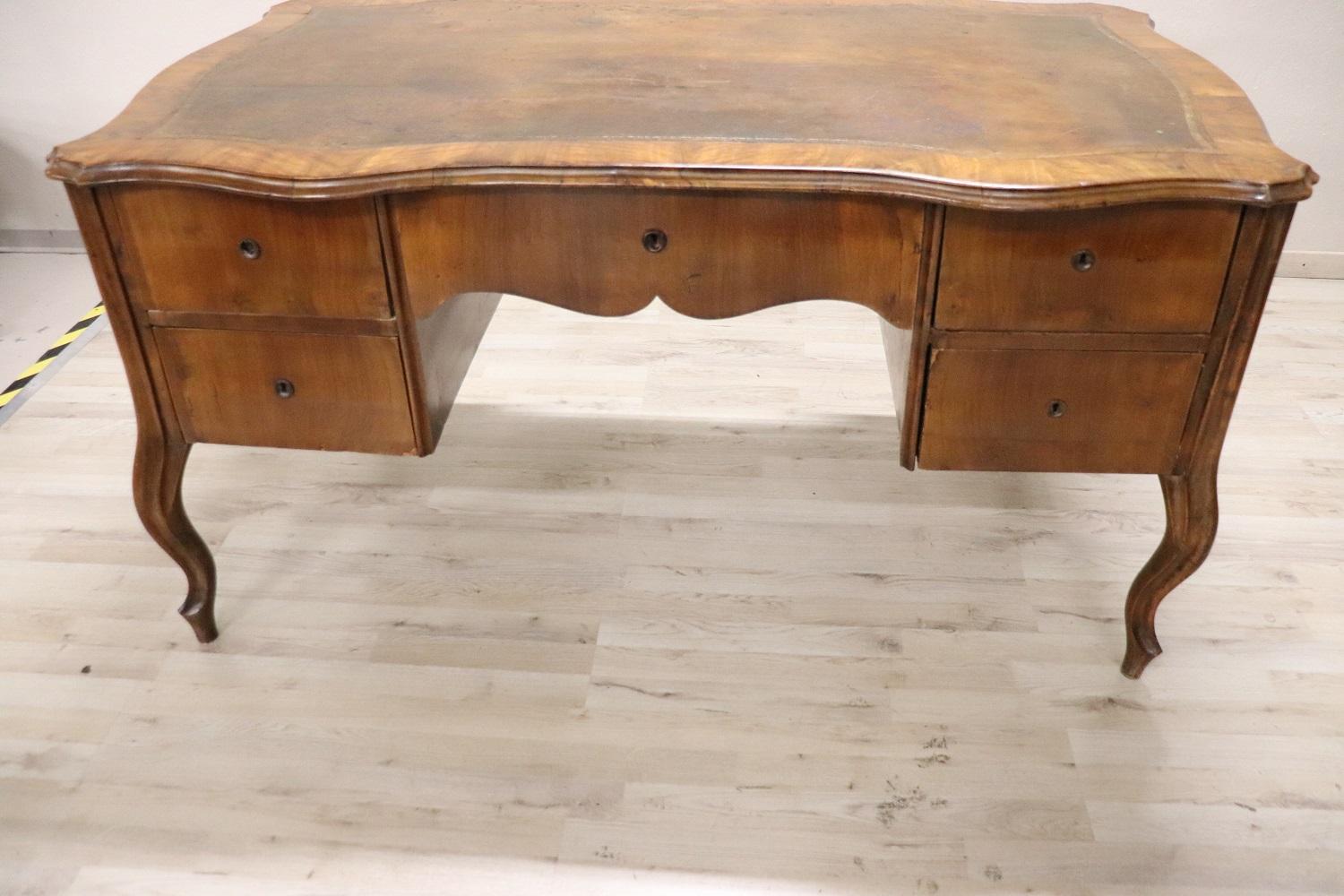 19th Century Italian Louis XV Style Walnut Large Writing Desk For Sale 2