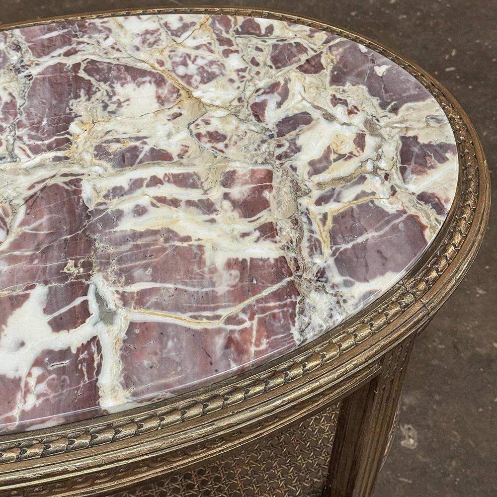 Table d'extrémité Louis XVI italienne du 19ème siècle avec plateau en marbre ovale en vente 12