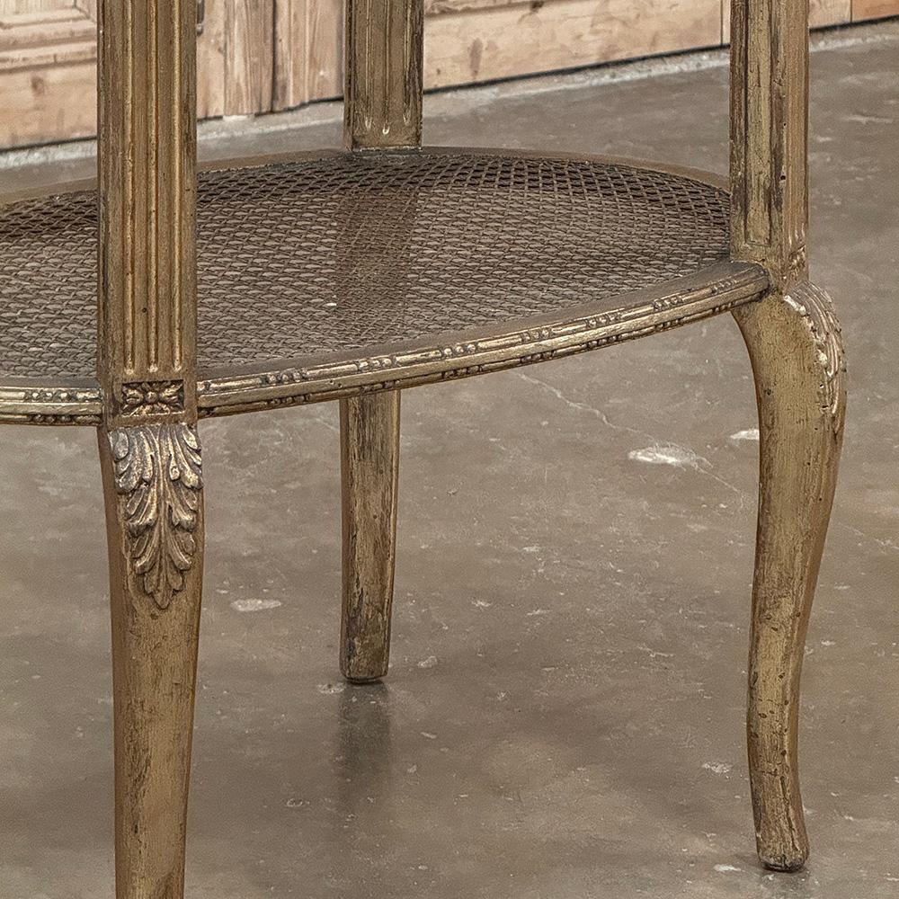 Table d'extrémité Louis XVI italienne du 19ème siècle avec plateau en marbre ovale en vente 1
