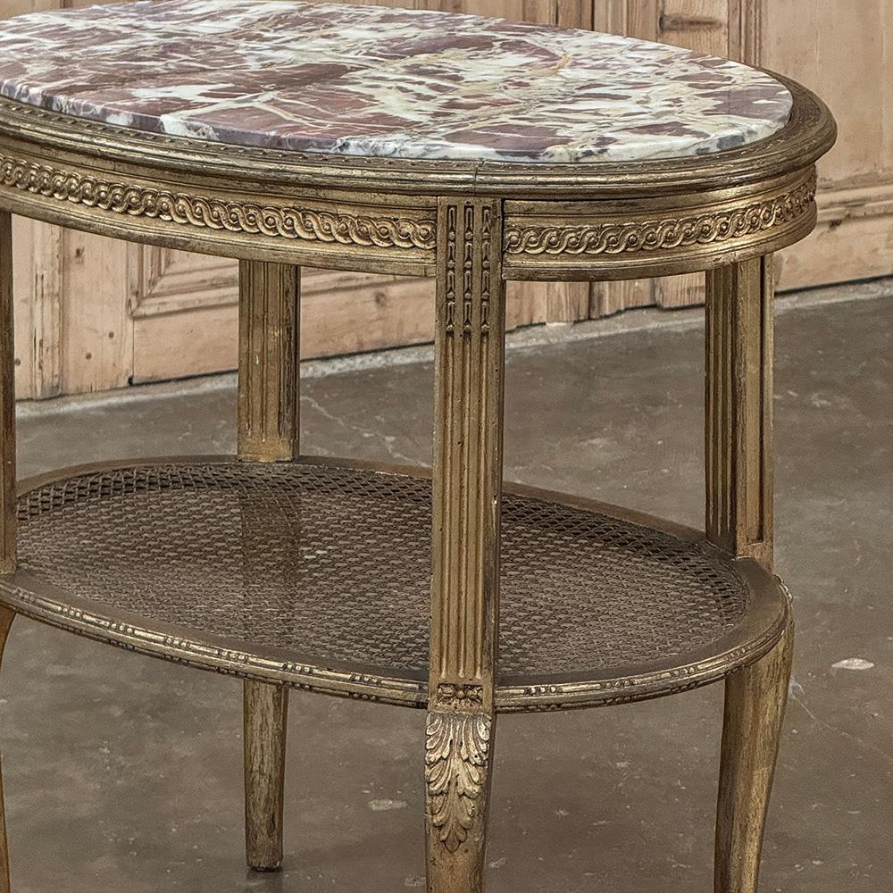 Table d'extrémité Louis XVI italienne du 19ème siècle avec plateau en marbre ovale en vente 2