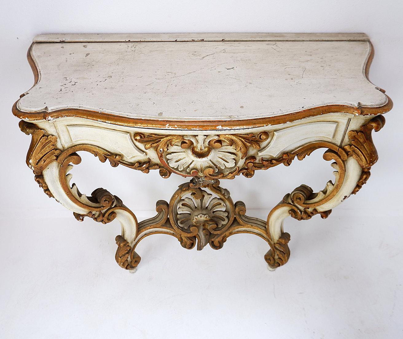 18th Century and Earlier 19th Century Italian Louis XVI Style Carved Wood console Planter For Sale