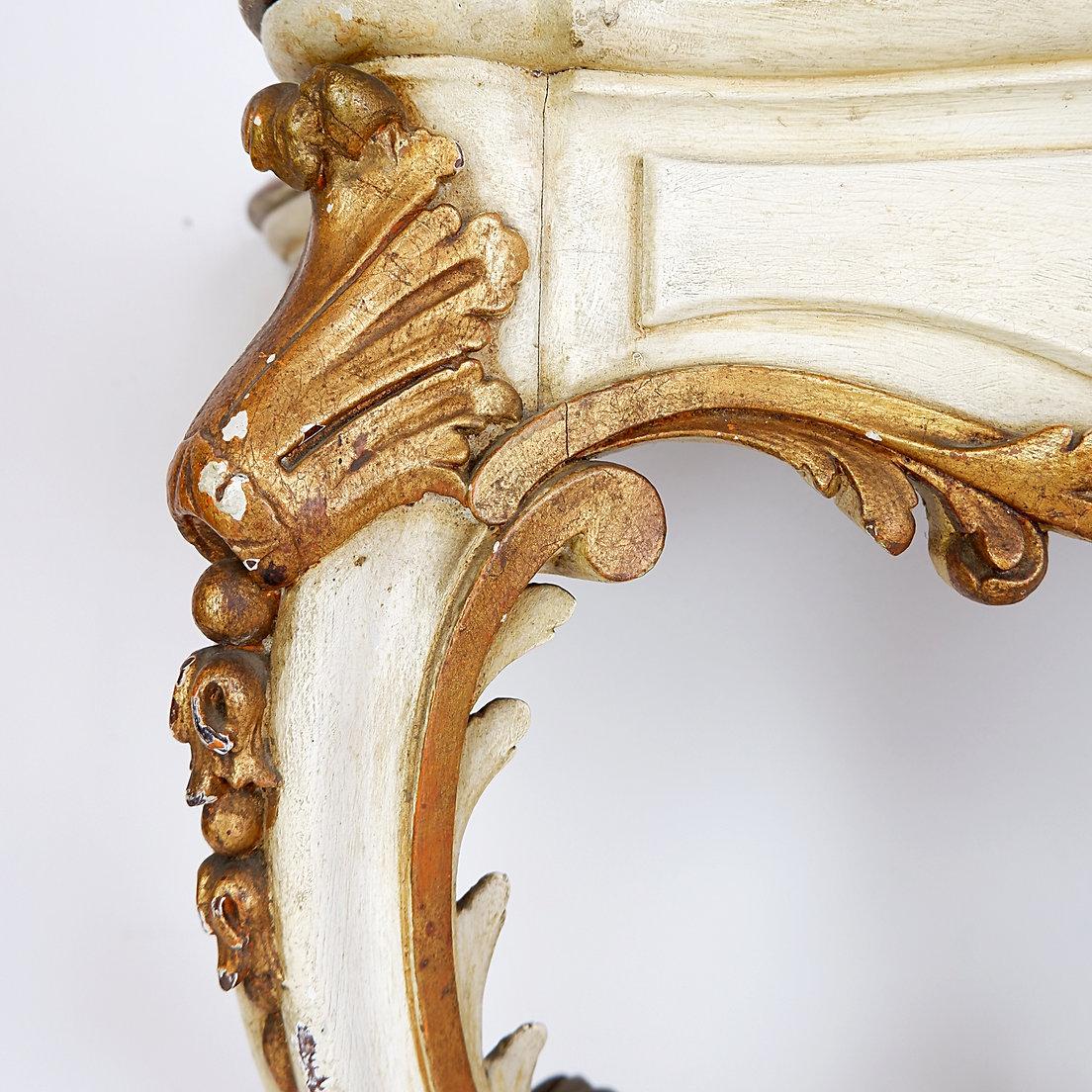 19th Century Italian Louis XVI Style Carved Wood console Planter For Sale 4