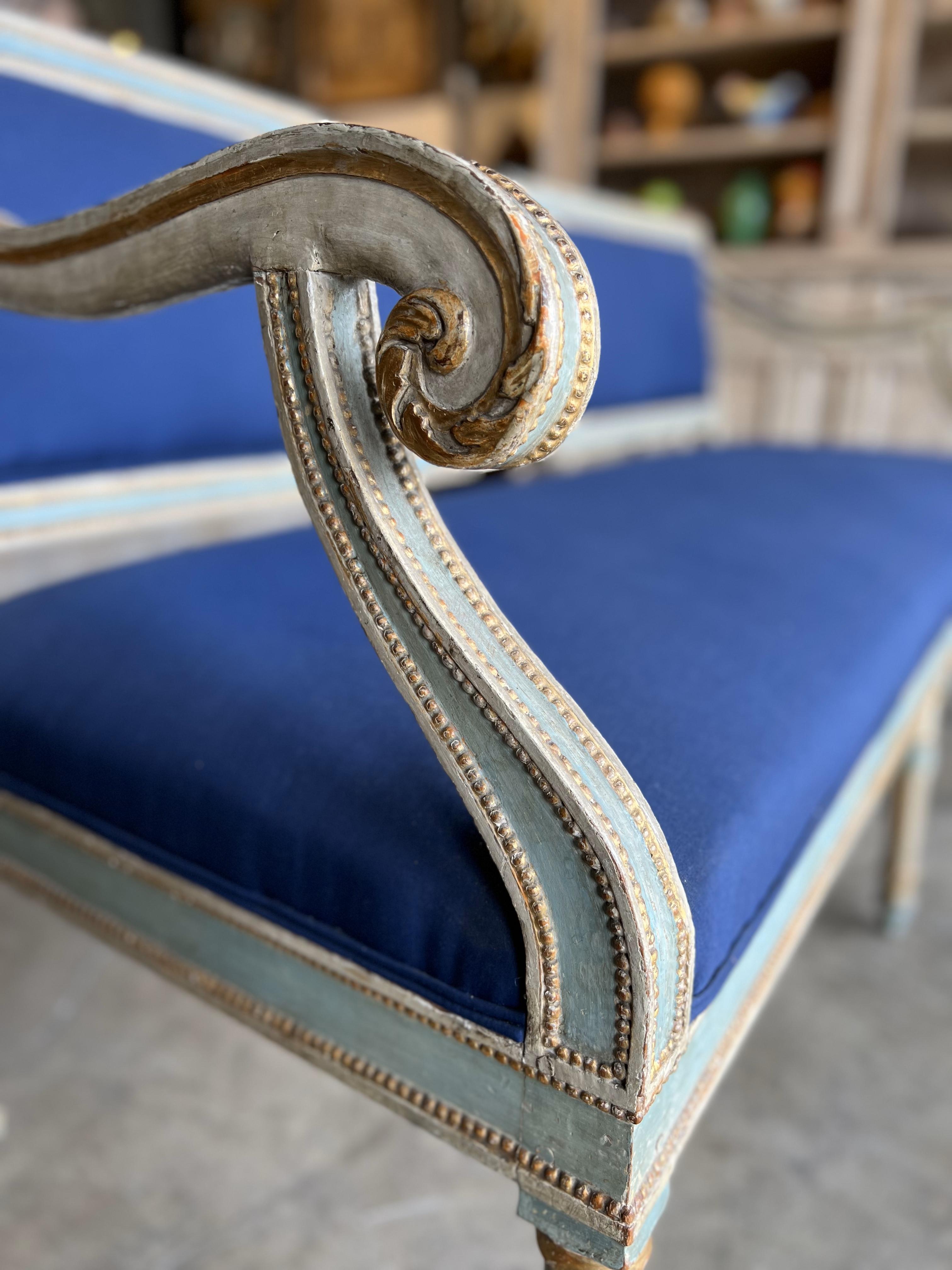 19th Century Italian Louis XVI Style Painted and Gold Gilt Bench Settee Ca 1820 For Sale 13