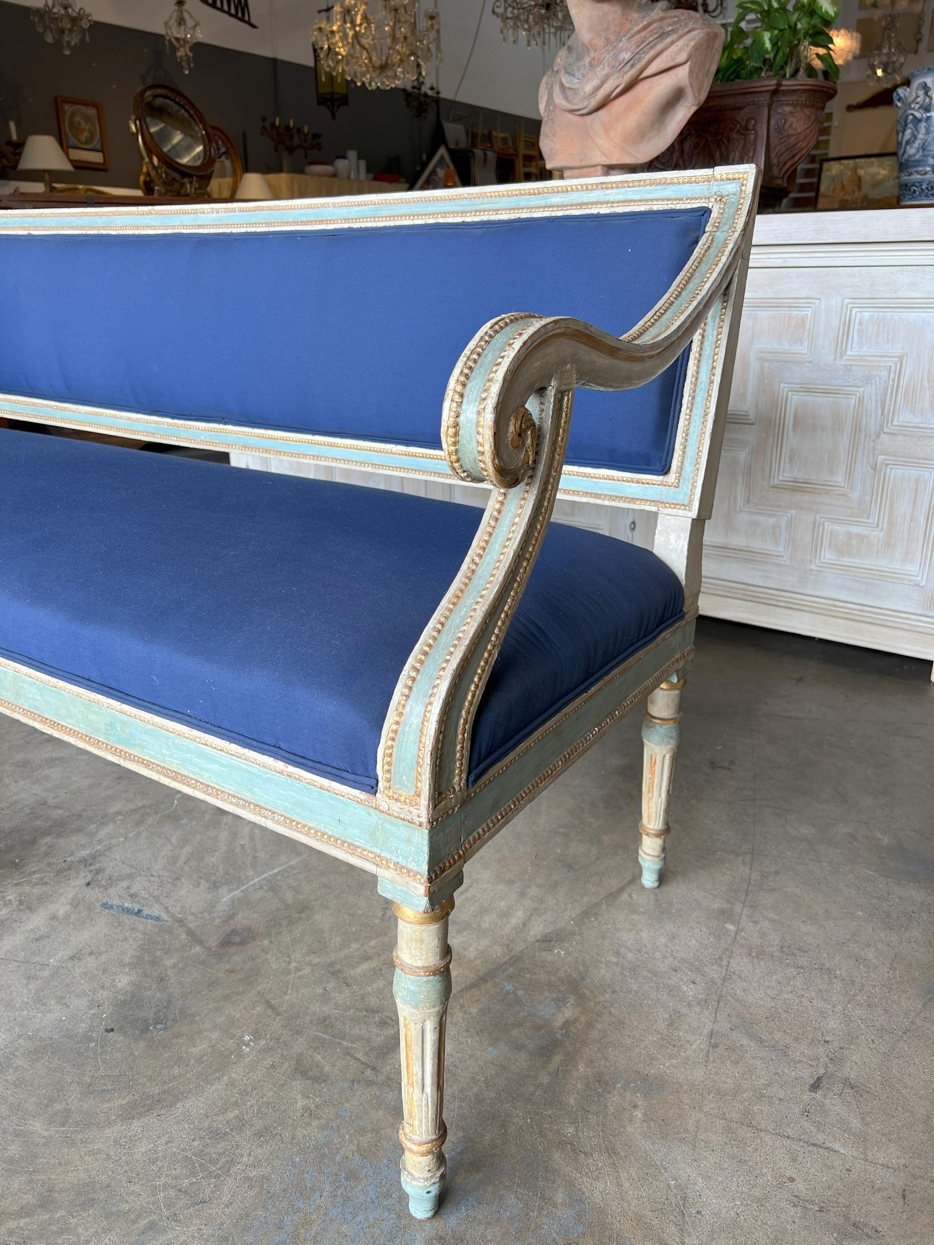 19th Century Italian Louis XVI Style Painted and Gold Gilt Bench Settee Ca 1820 For Sale 16