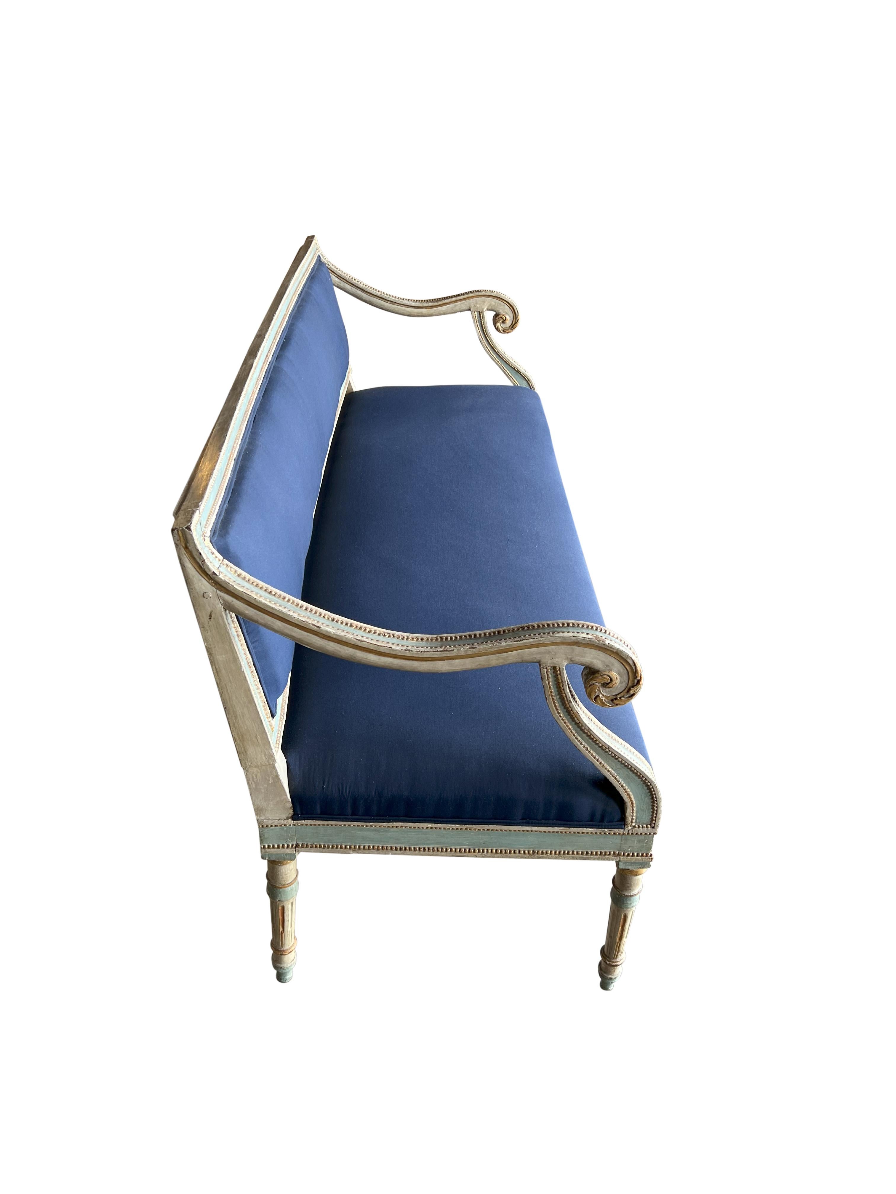 19th Century Italian Louis XVI Style Painted and Gold Gilt Bench Settee Ca 1820 For Sale 2