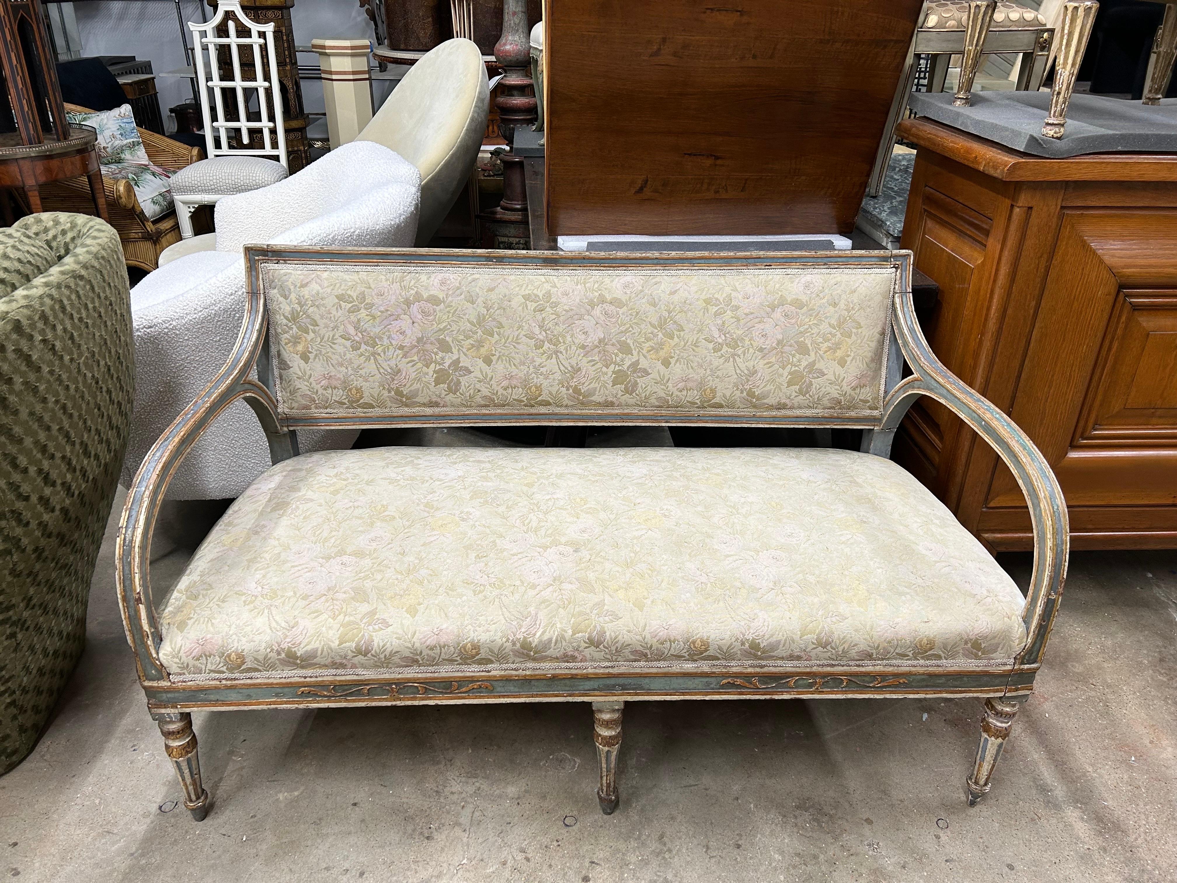 Sofá italiano del siglo XIX estilo Luis XVI Italiano en venta