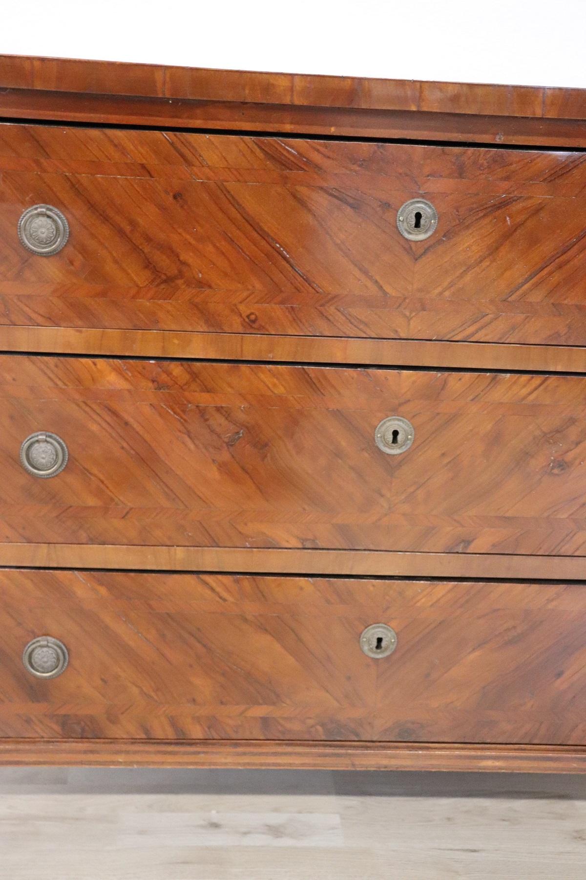 19th Century Italian Louis XVI Style Walnut Inlay Commode or Chest of Drawer In Good Condition In Casale Monferrato, IT