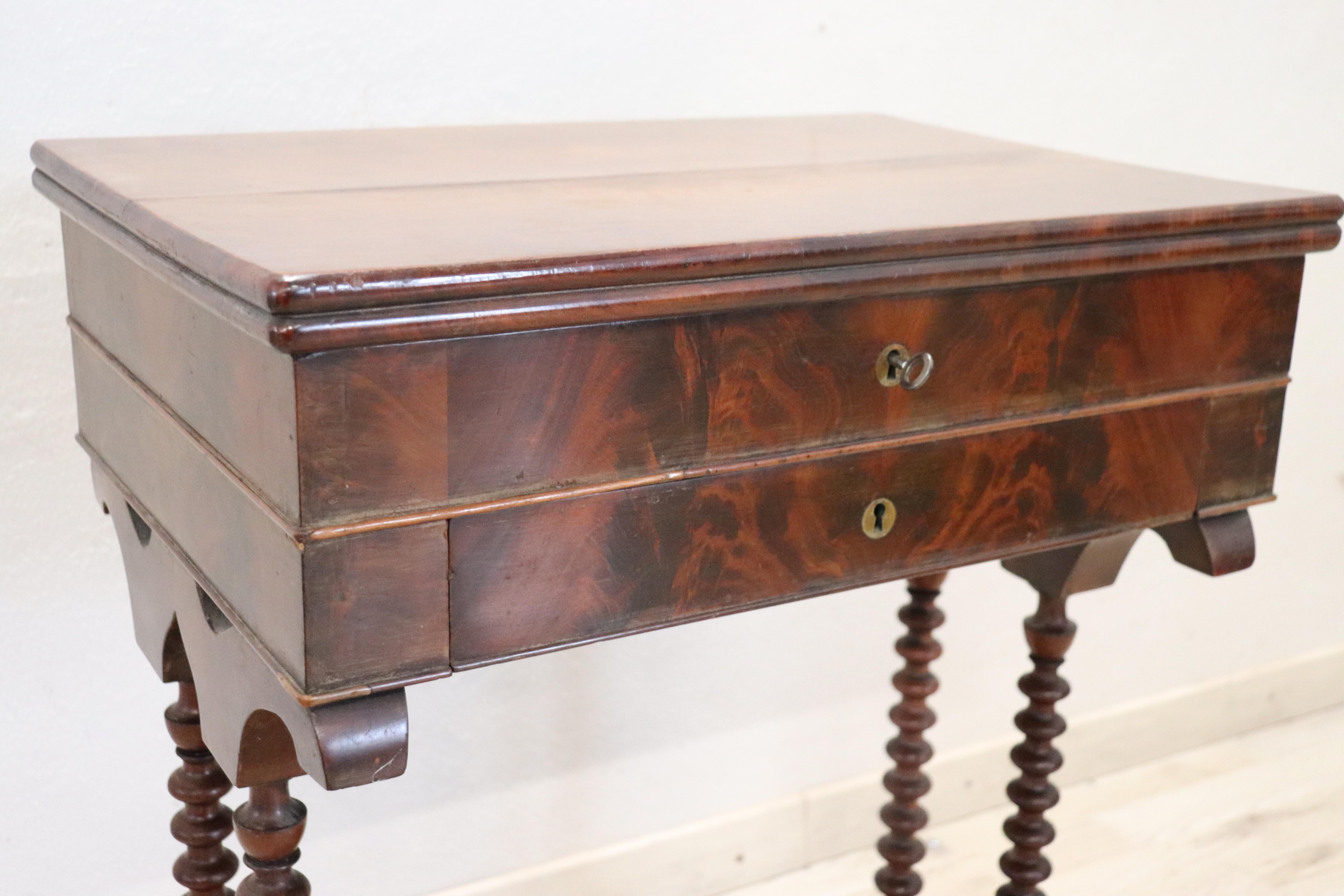 19th Century Italian Mahogany Side Table or Vanity Table In Excellent Condition In Casale Monferrato, IT