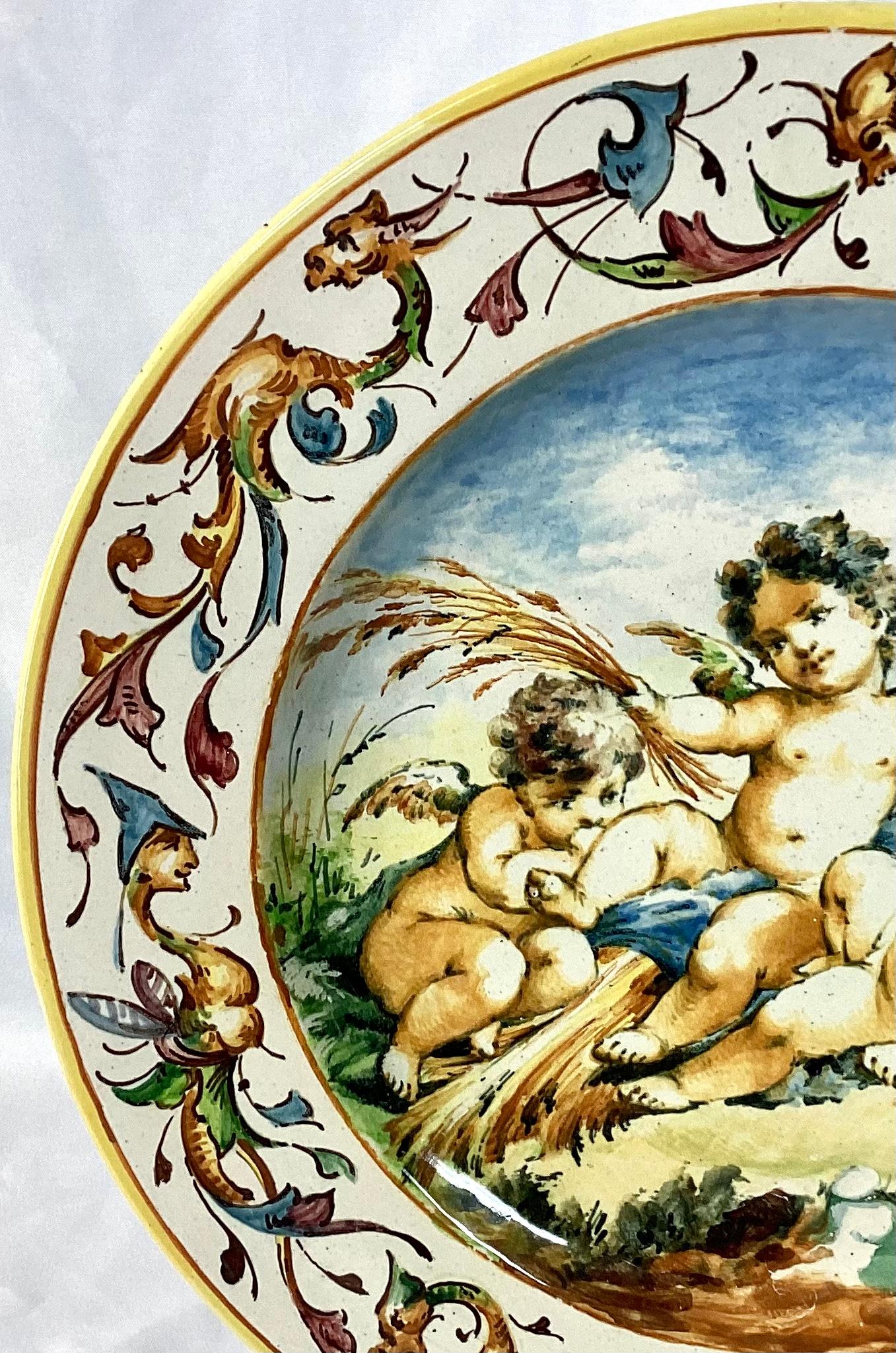 Néoclassique Chargeur en majolique italienne du 19ème siècle  en vente