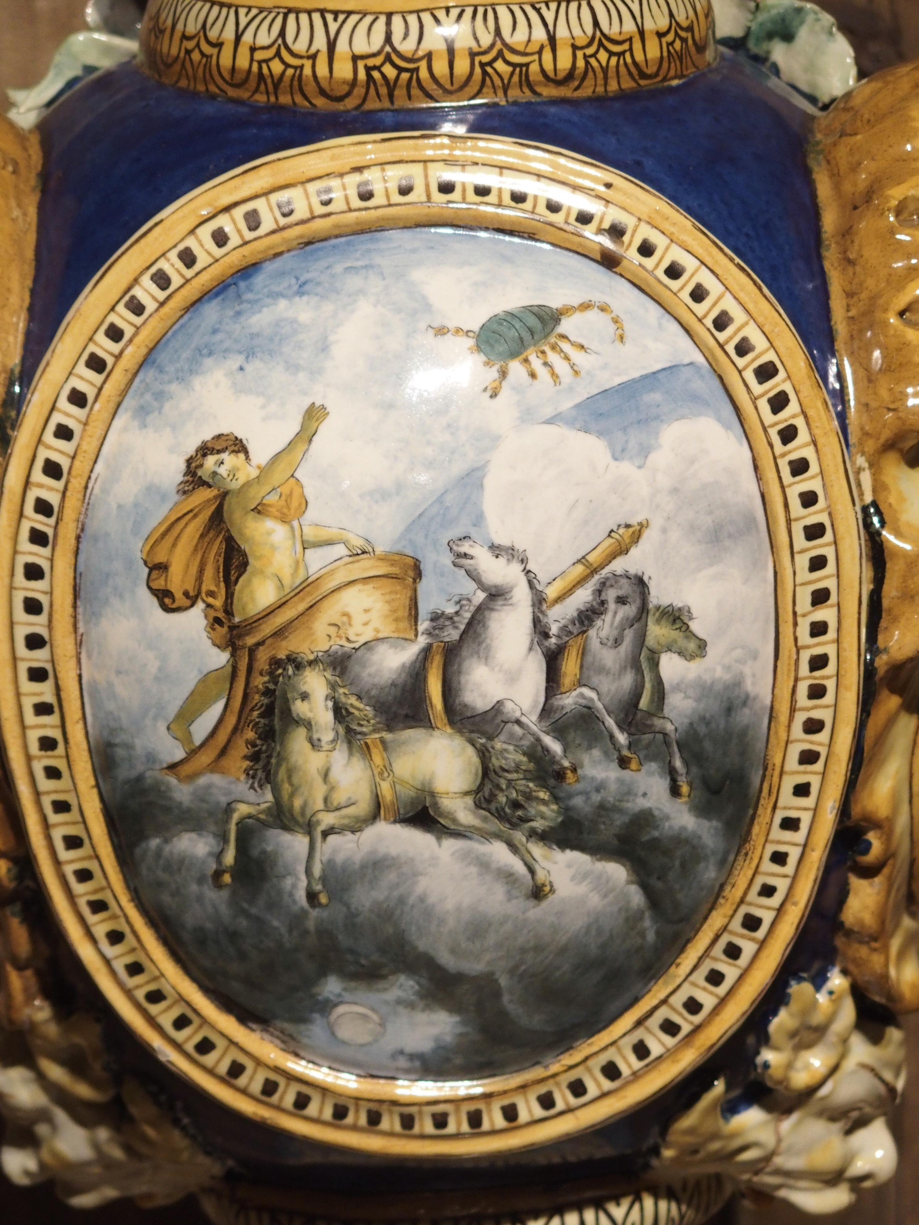 Corpo/Vaso da fontana in maiolica italiana del XIX secolo in vendita 6