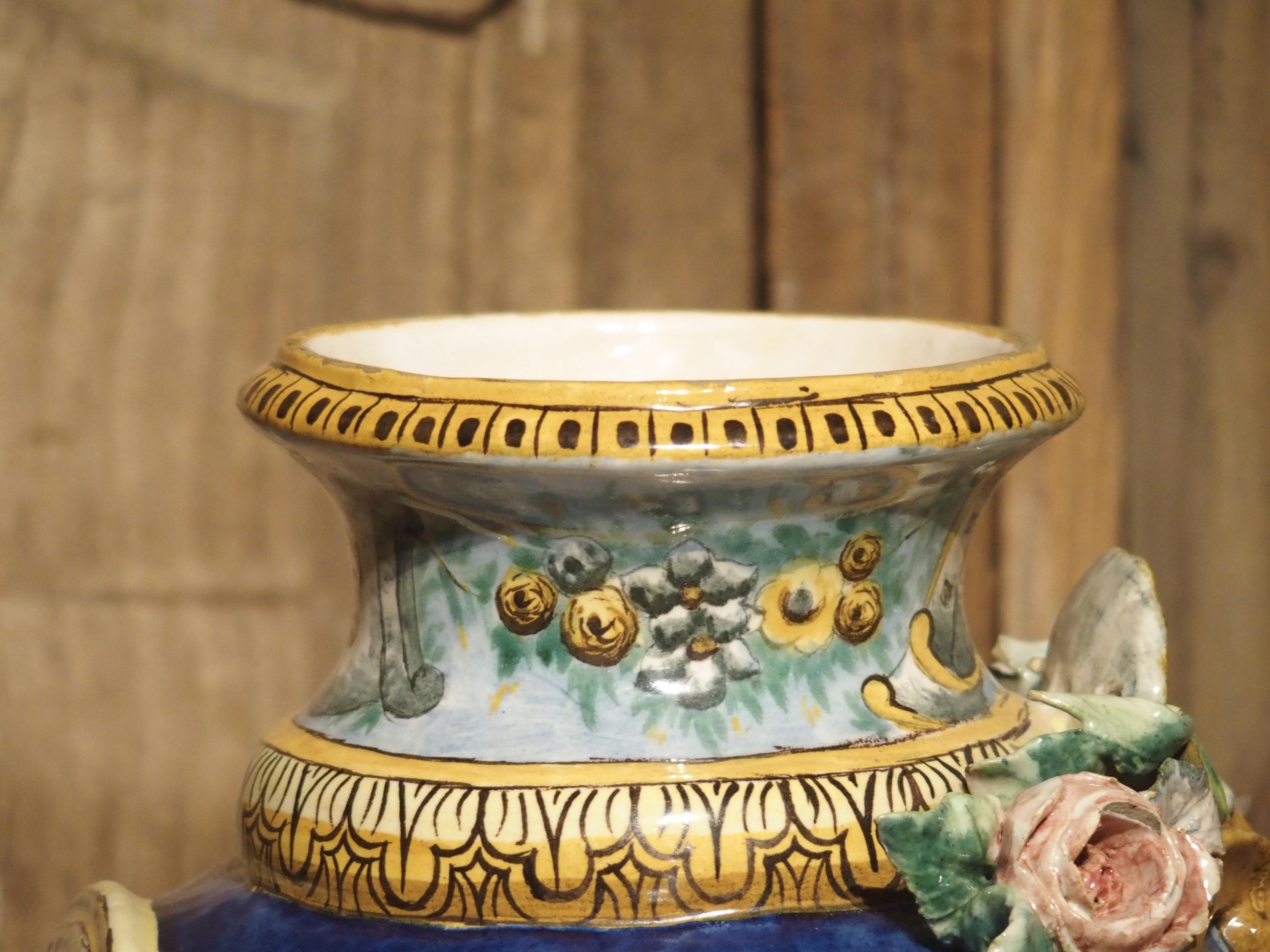 Corps de fontaine/vase en majolique italienne du 19ème siècle en vente 12