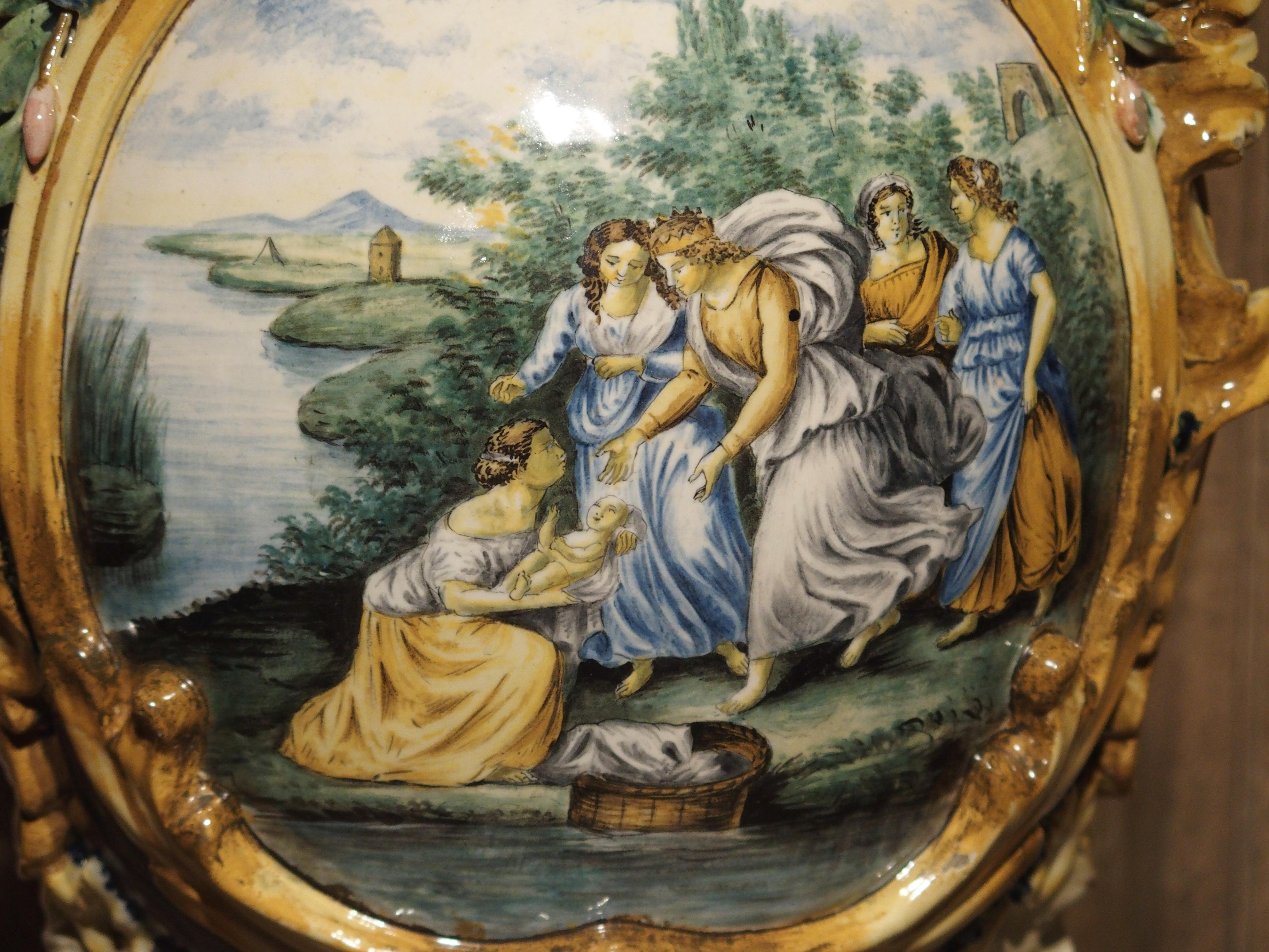 Italienischer Majolika-Brunnenkörper/Vase aus dem 19. Jahrhundert im Angebot 1