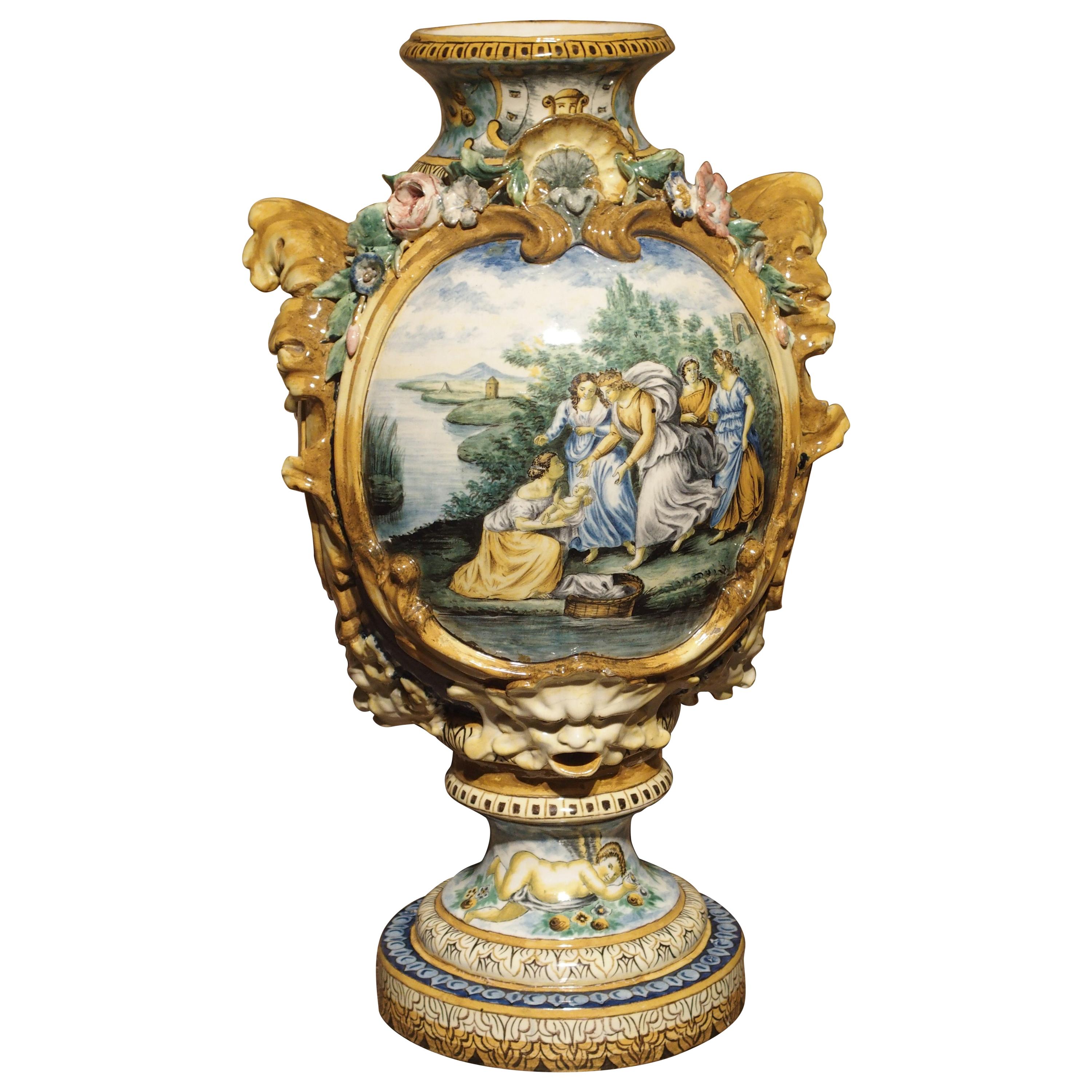 Corps de fontaine/vase en majolique italienne du 19ème siècle en vente