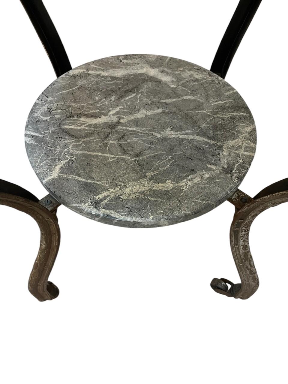 Table de Gueridon italienne du 19e siècle en marbre et acier Bon état - En vente à Houston, TX