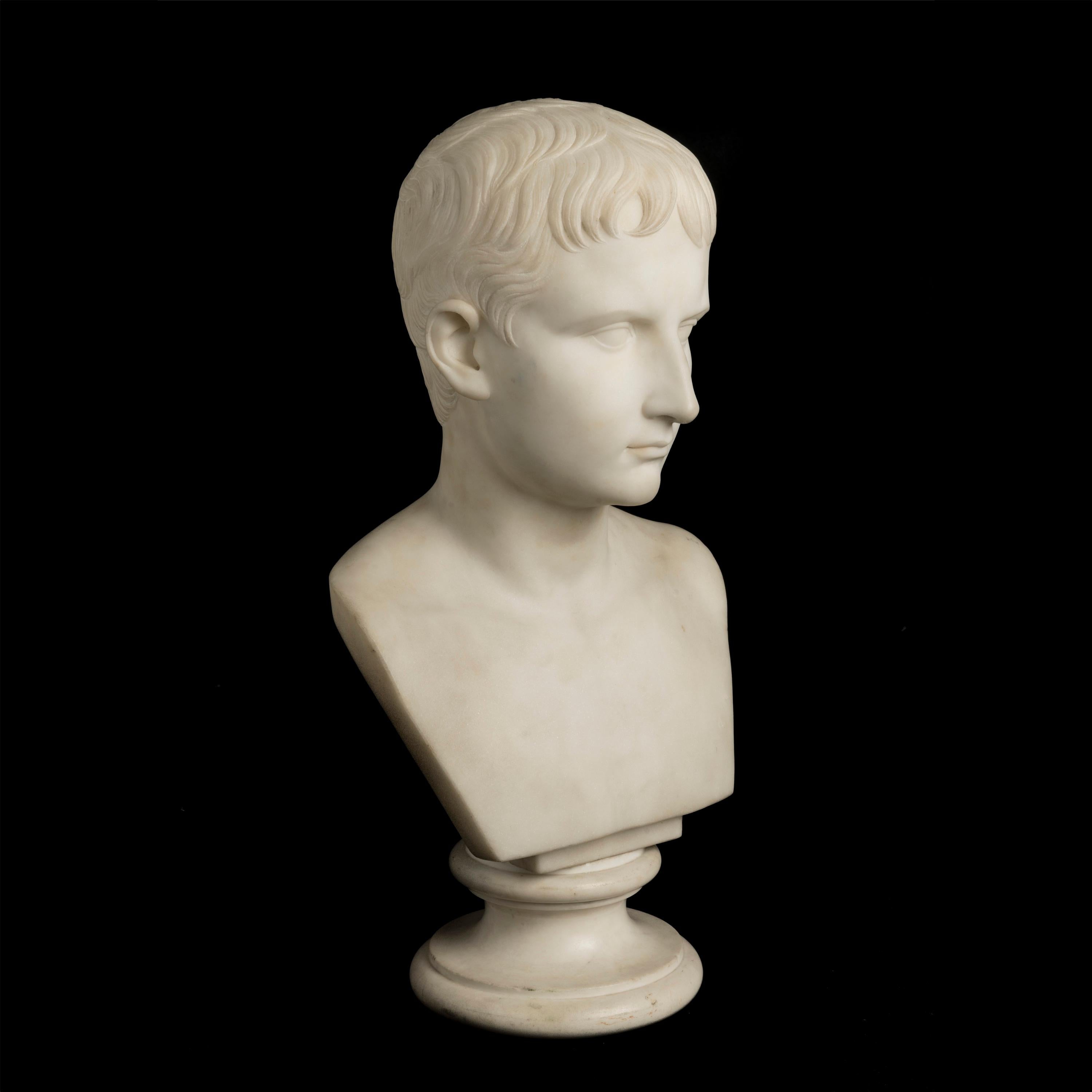 Buste d'Auguste
Après le modèle classique

Sculpté dans du marbre de Carrare, le buste grandeur nature de l'empereur romain est placé sur un socle. 
Italien, vers 1890

Provenance :
S.A.S. le Prince Von Hohenzollern, Henley Park Manor,