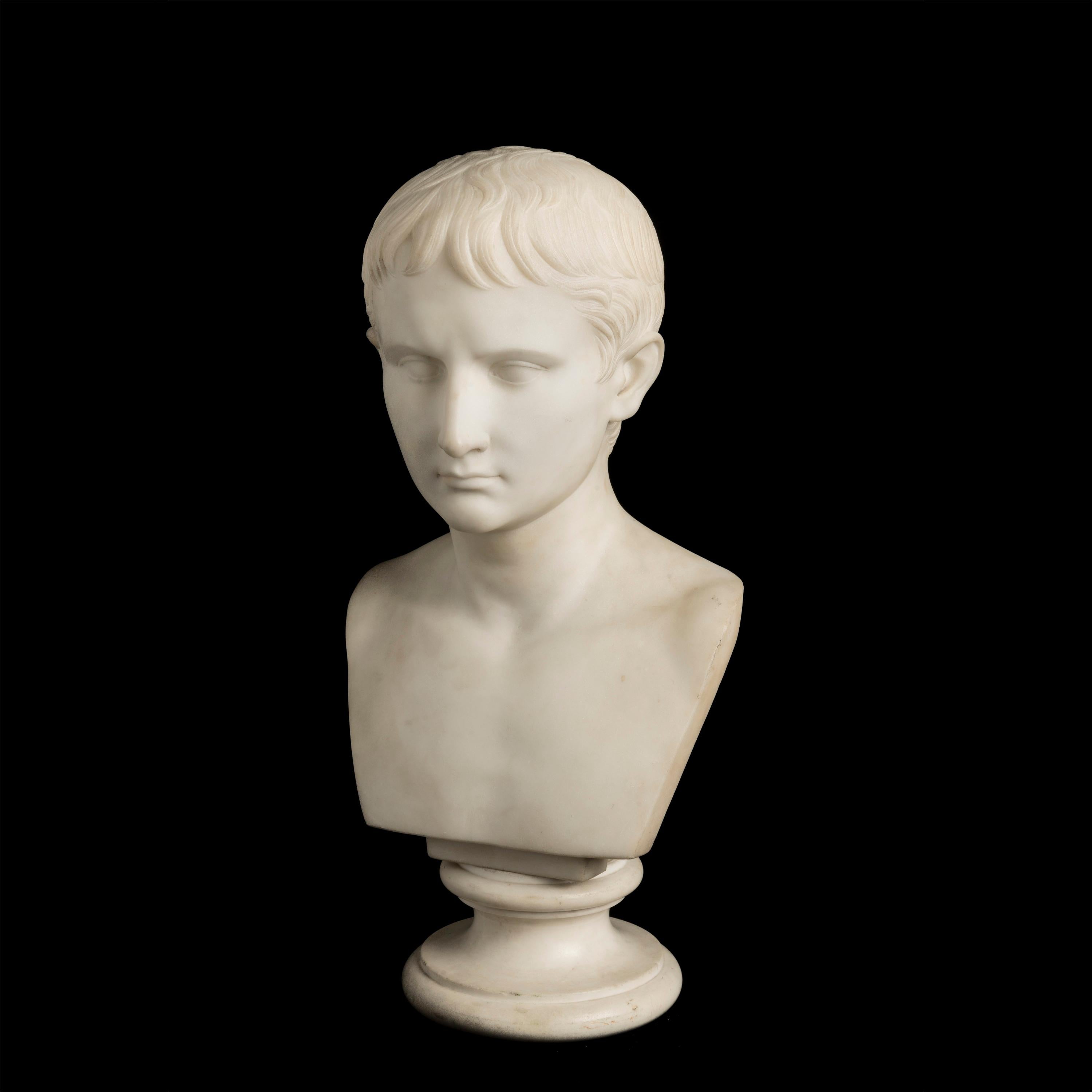 Sculpté à la main Buste en marbre italien du XIXe siècle représentant l'empereur Auguste en vente