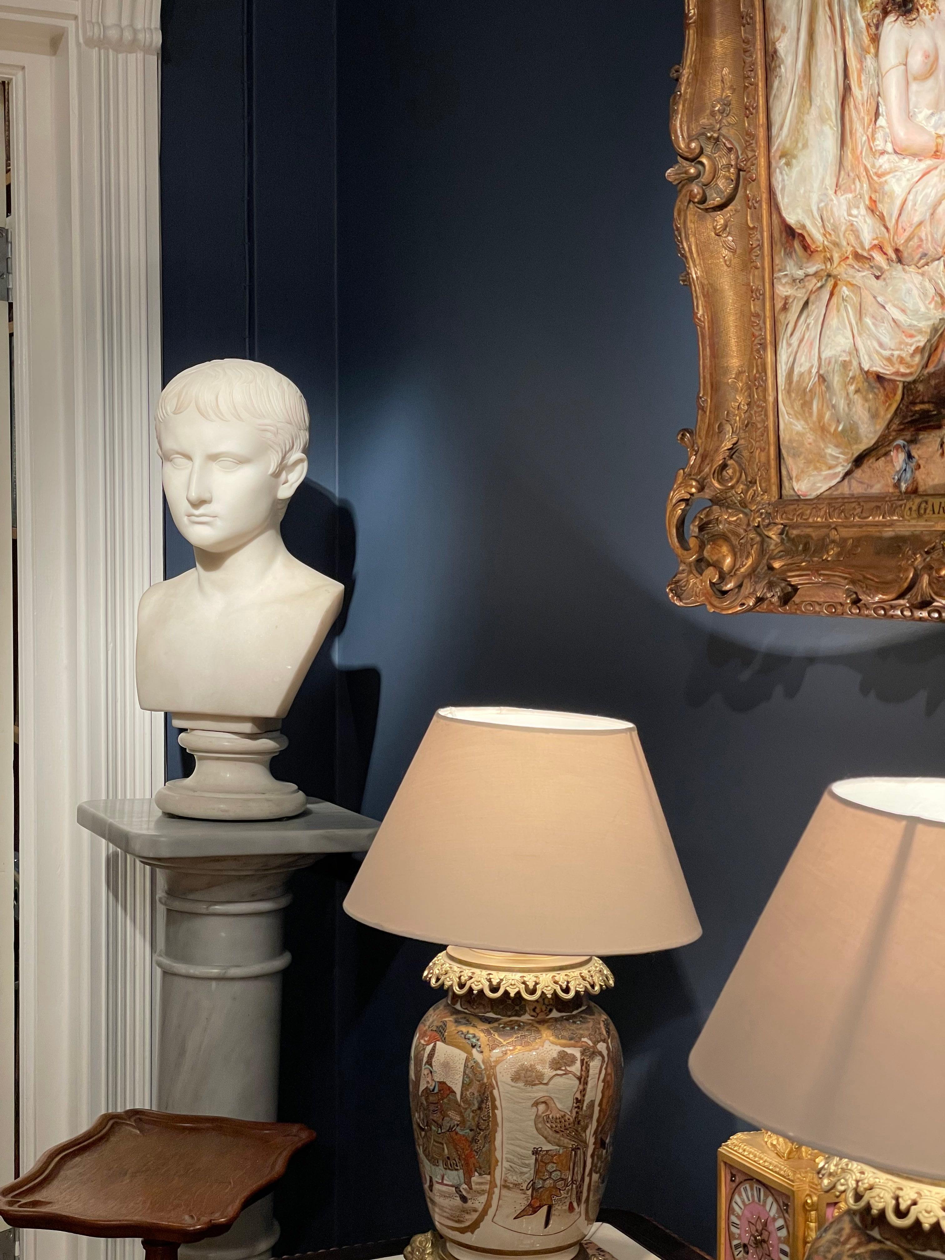 Buste en marbre italien du XIXe siècle représentant l'empereur Auguste en vente 1
