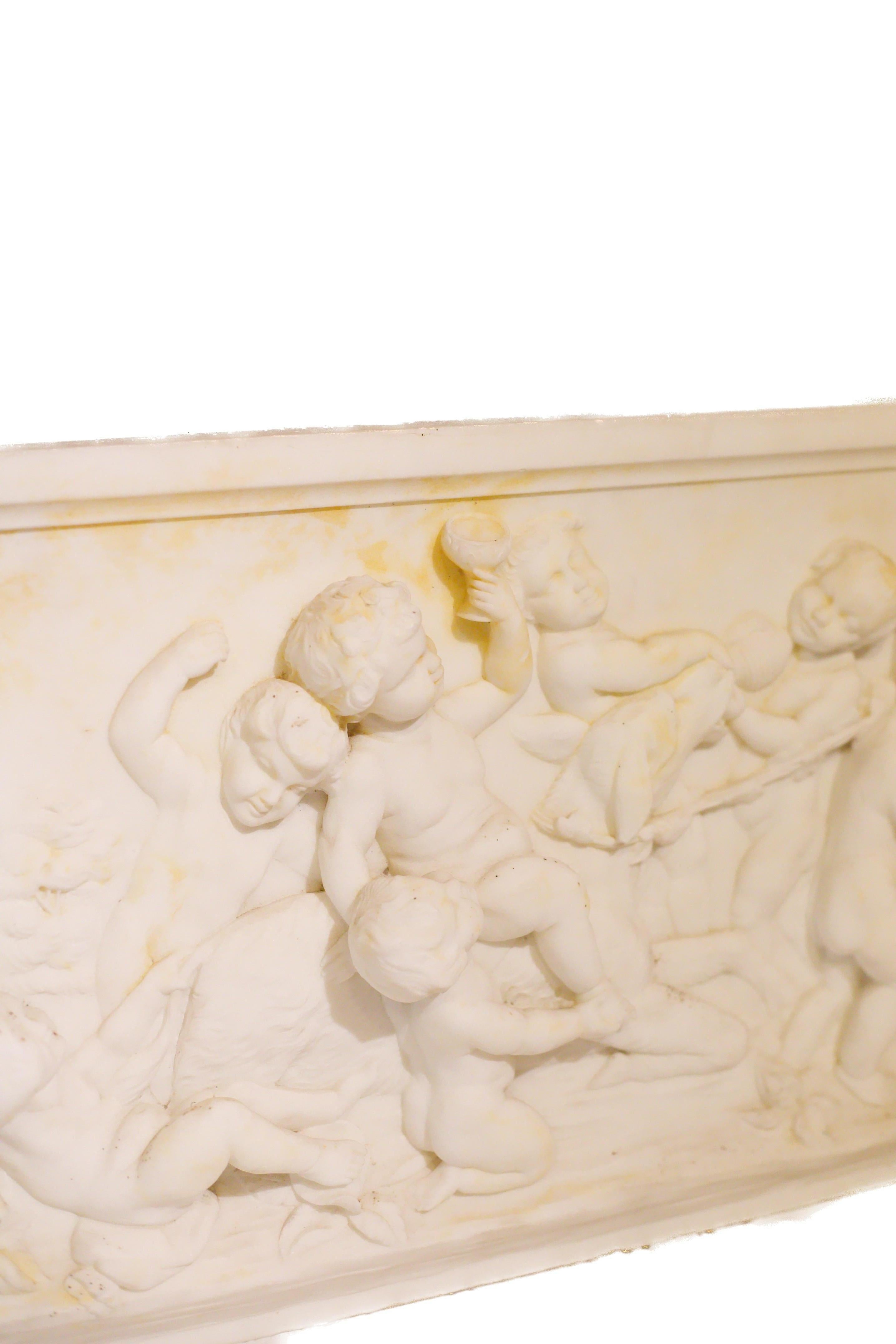 19th Century Italian Marble Plaque with Cherub Scene, in the Manner of Clodion In Good Condition For Sale In Miami, US