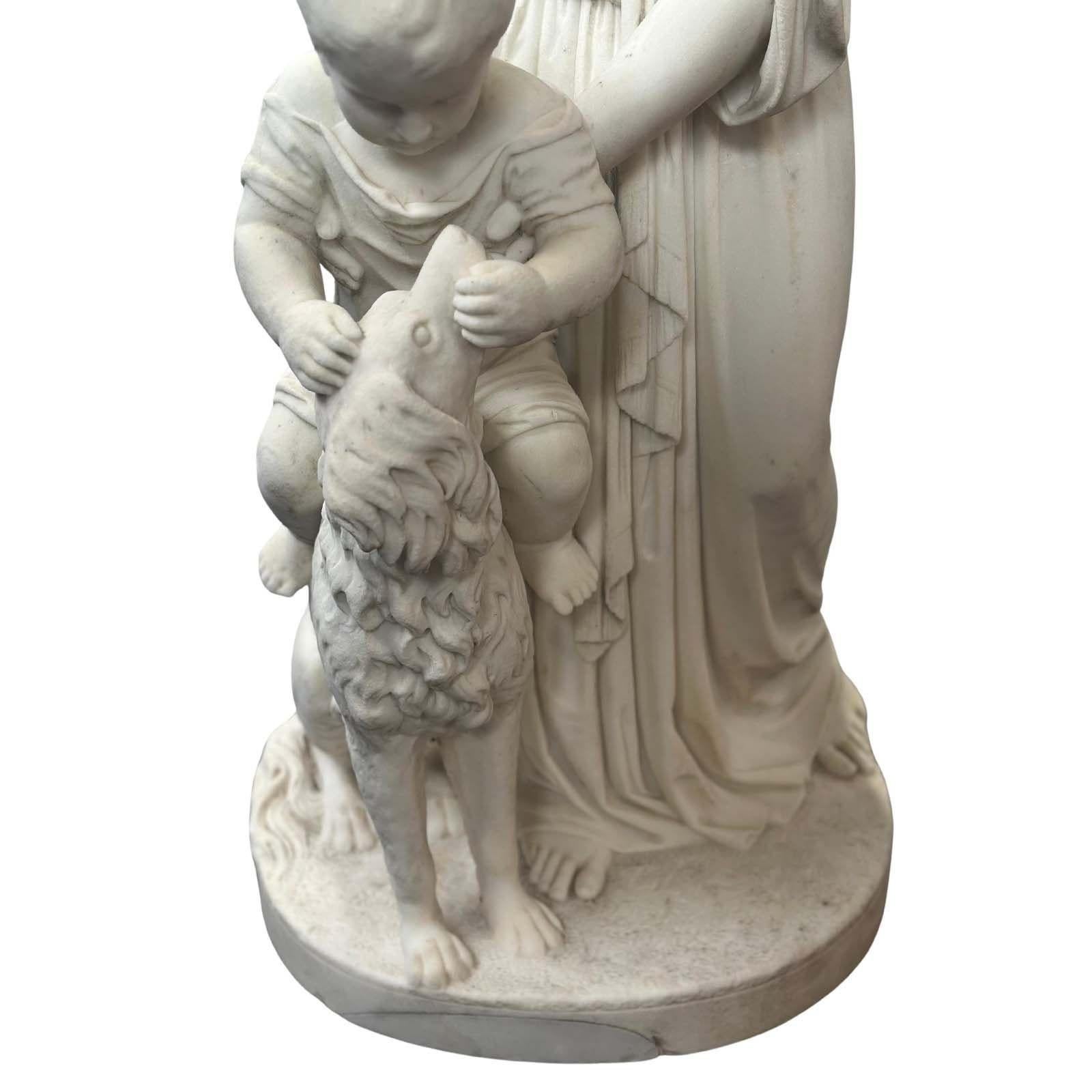 Italienische Marmorskulptur einer Mutter mit Kind aus dem 19. Jahrhundert im Angebot 1