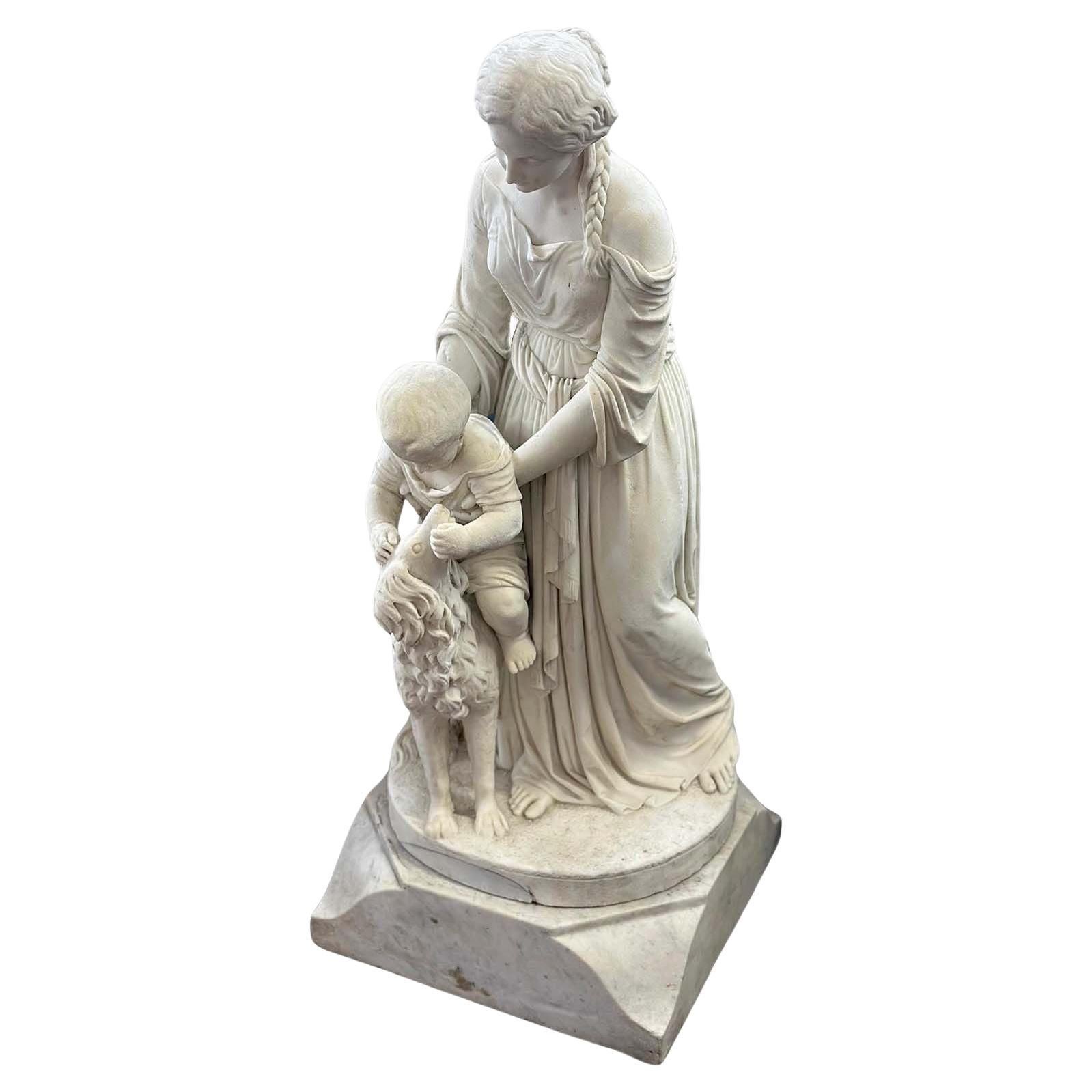 Italienische Marmorskulptur einer Mutter mit Kind aus dem 19. Jahrhundert im Angebot
