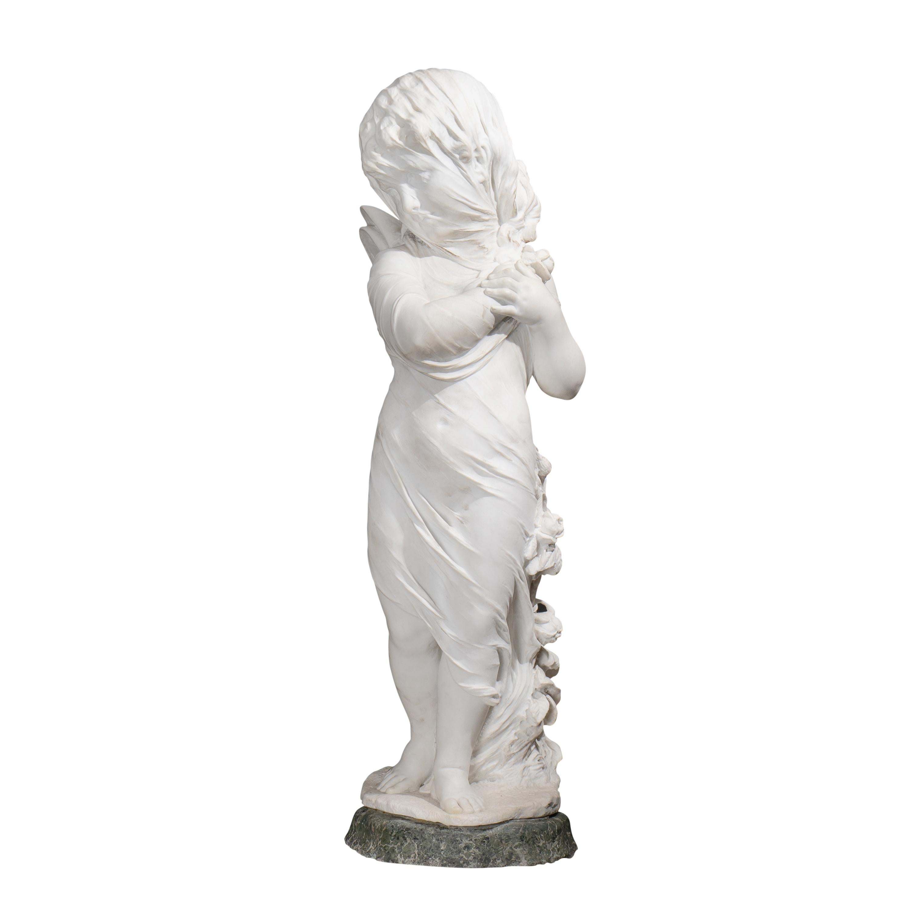 Une sculpture d'Orazio Andreoni datant de la fin du XIXe siècle ou du début du XXe siècle et représentant un Cupidon voilé est un mélange exquis d'art classique et d'allure romantique. Andreoni, connu pour sa maîtrise artisanale, donne vie au