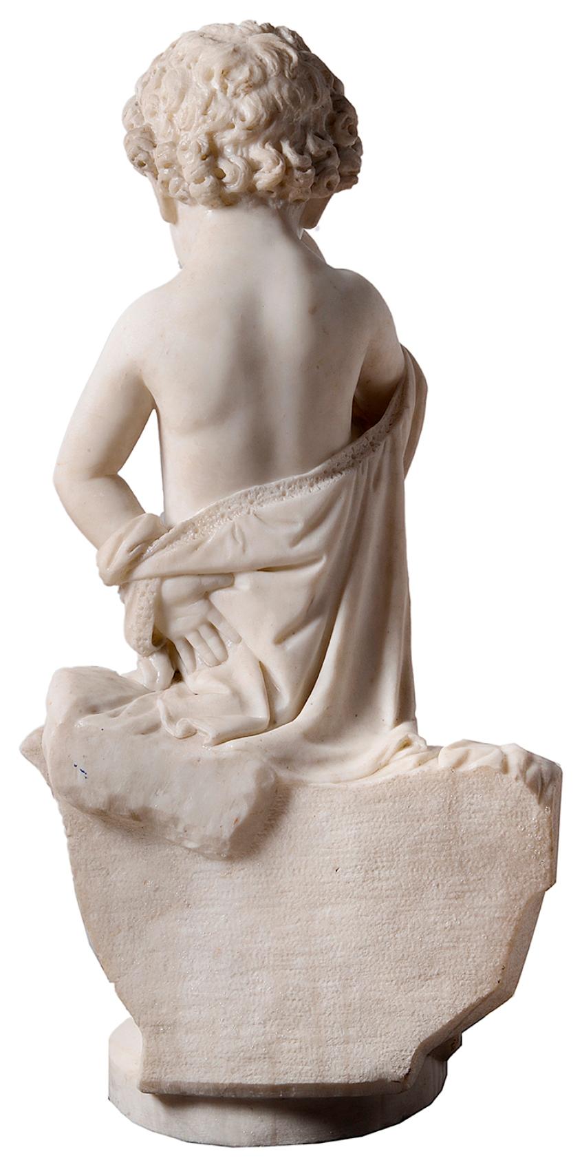 Sculpté Statue en marbre italienne du 19ème siècle d'un enfant pleurant