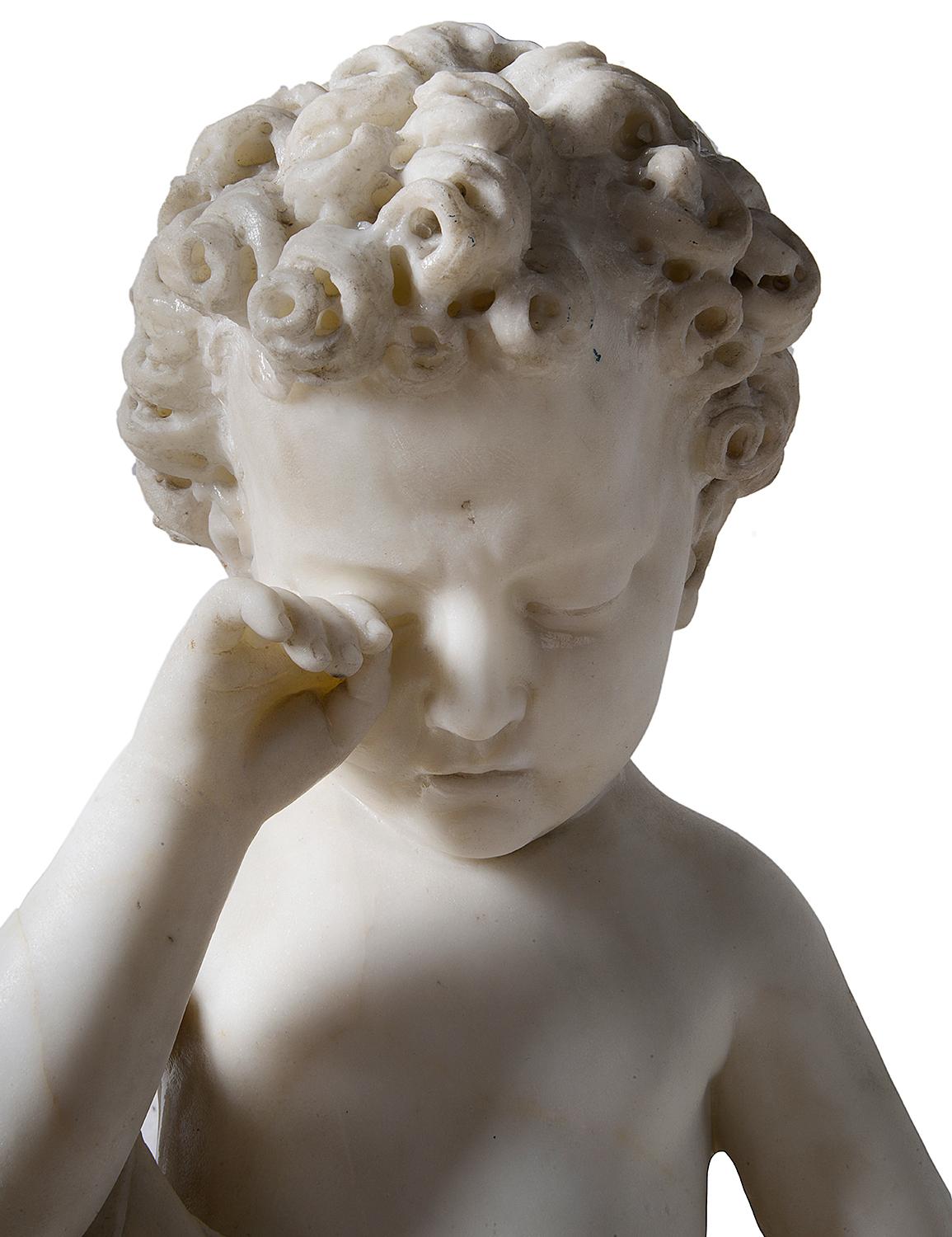 XIXe siècle Statue en marbre italienne du 19ème siècle d'un enfant pleurant