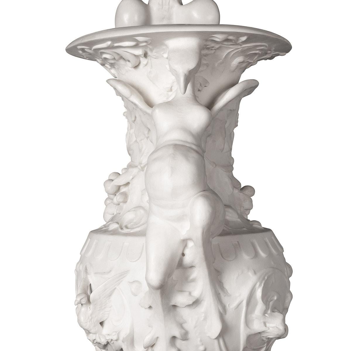 19th Century Italian Marble Vase Decorated with an Eagle, C.1890 For Sale 13