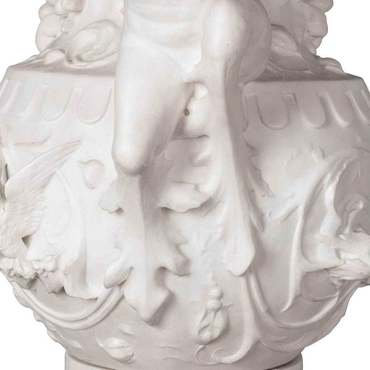 19th Century Italian Marble Vase Decorated with an Eagle, C.1890 For Sale 15