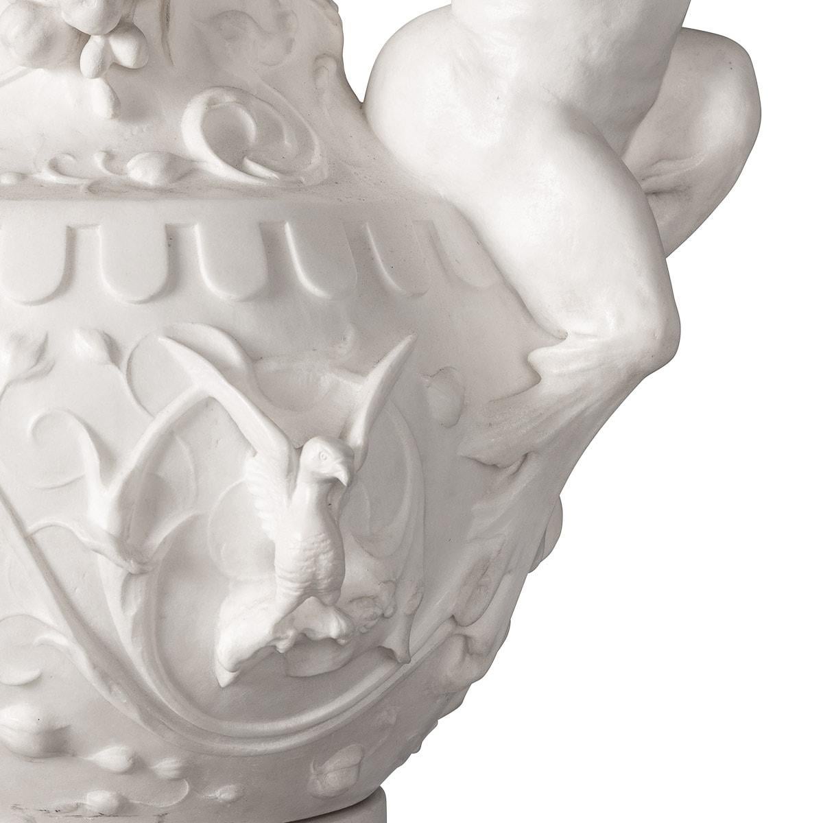 19th Century Italian Marble Vase Decorated with an Eagle, C.1890 For Sale 5