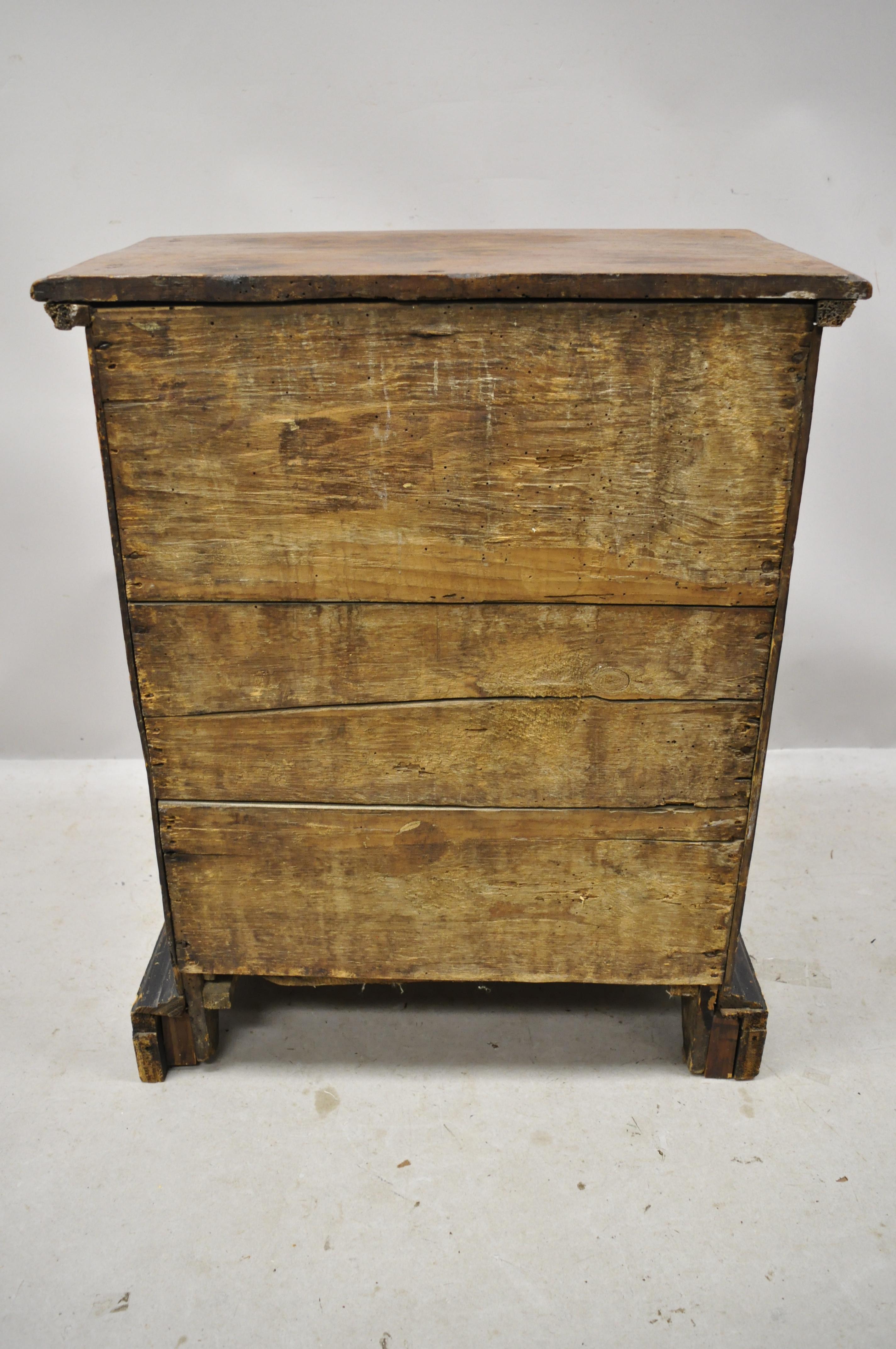19th Century Italian Marquetry Inlay Walnut 3-Drawer Commode Chest Nightstand For Sale 5