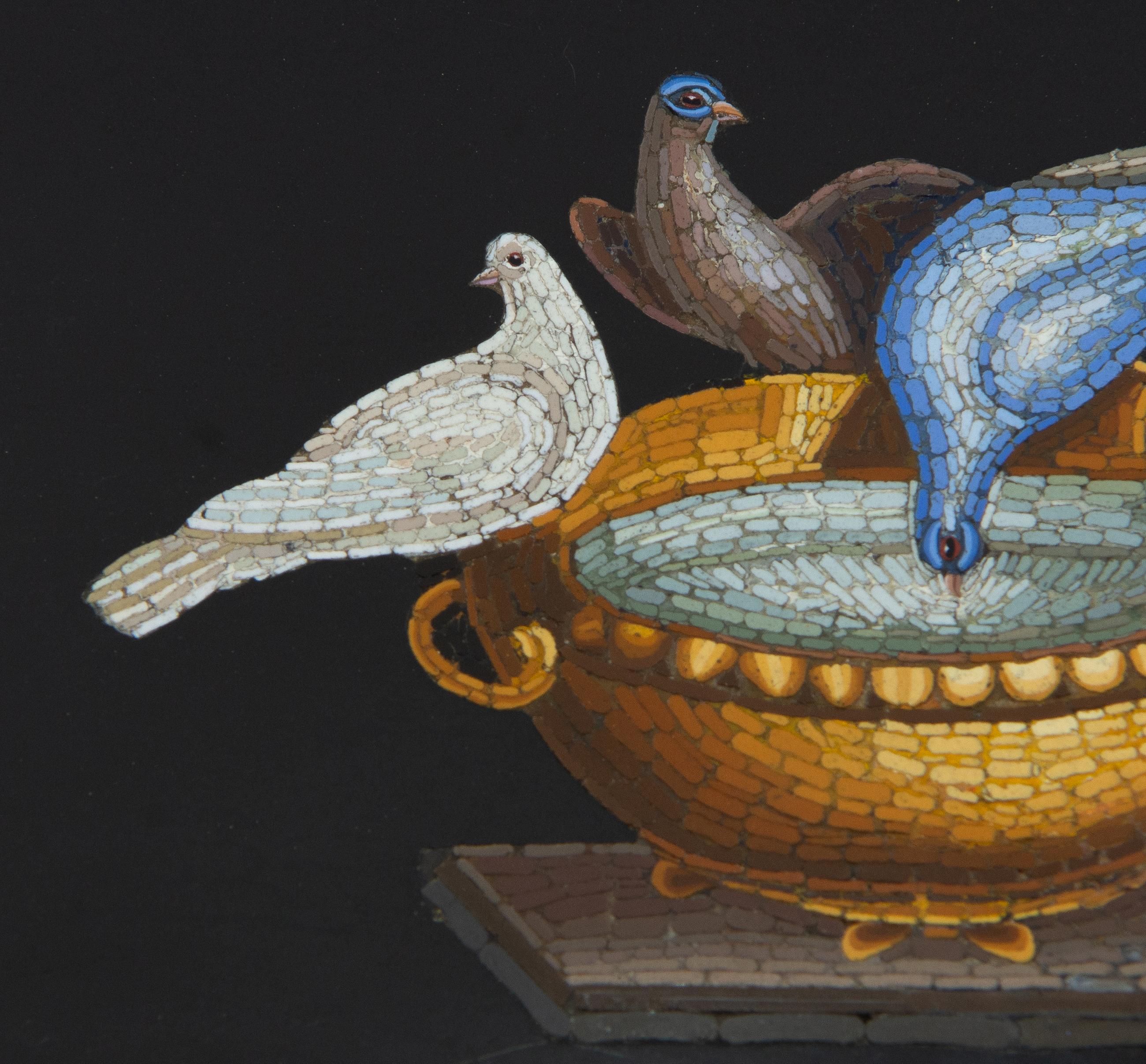 19. Jahrhundert Italienisch Mikro Mosaik Grand Tour Briefbeschwerer The Doves Of Pliny im Zustand „Gut“ im Angebot in Norwich, GB