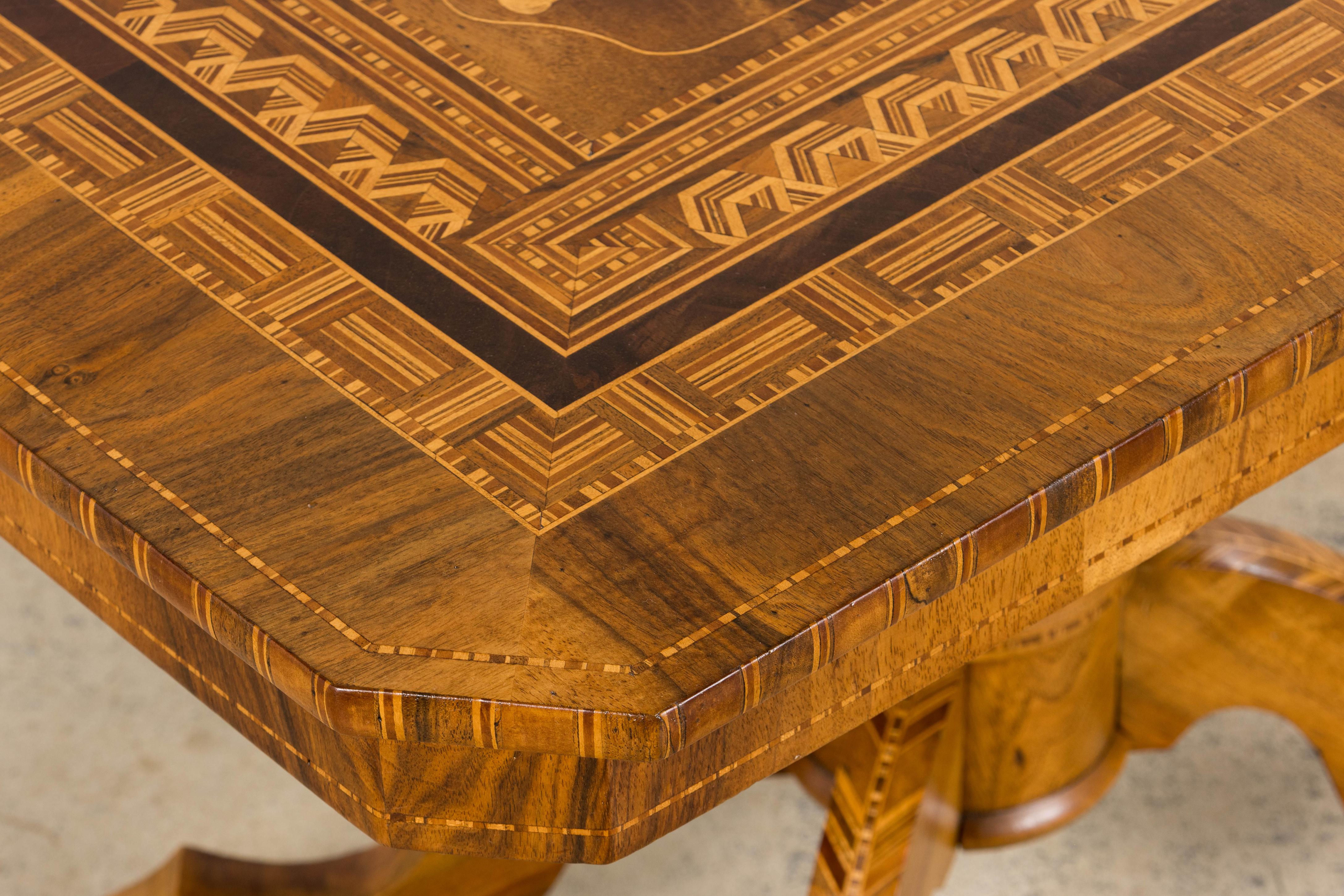 19th Century Italian Napoleon III Style Inlay Walnut Sorrento Pedestal Table in vendita 3
