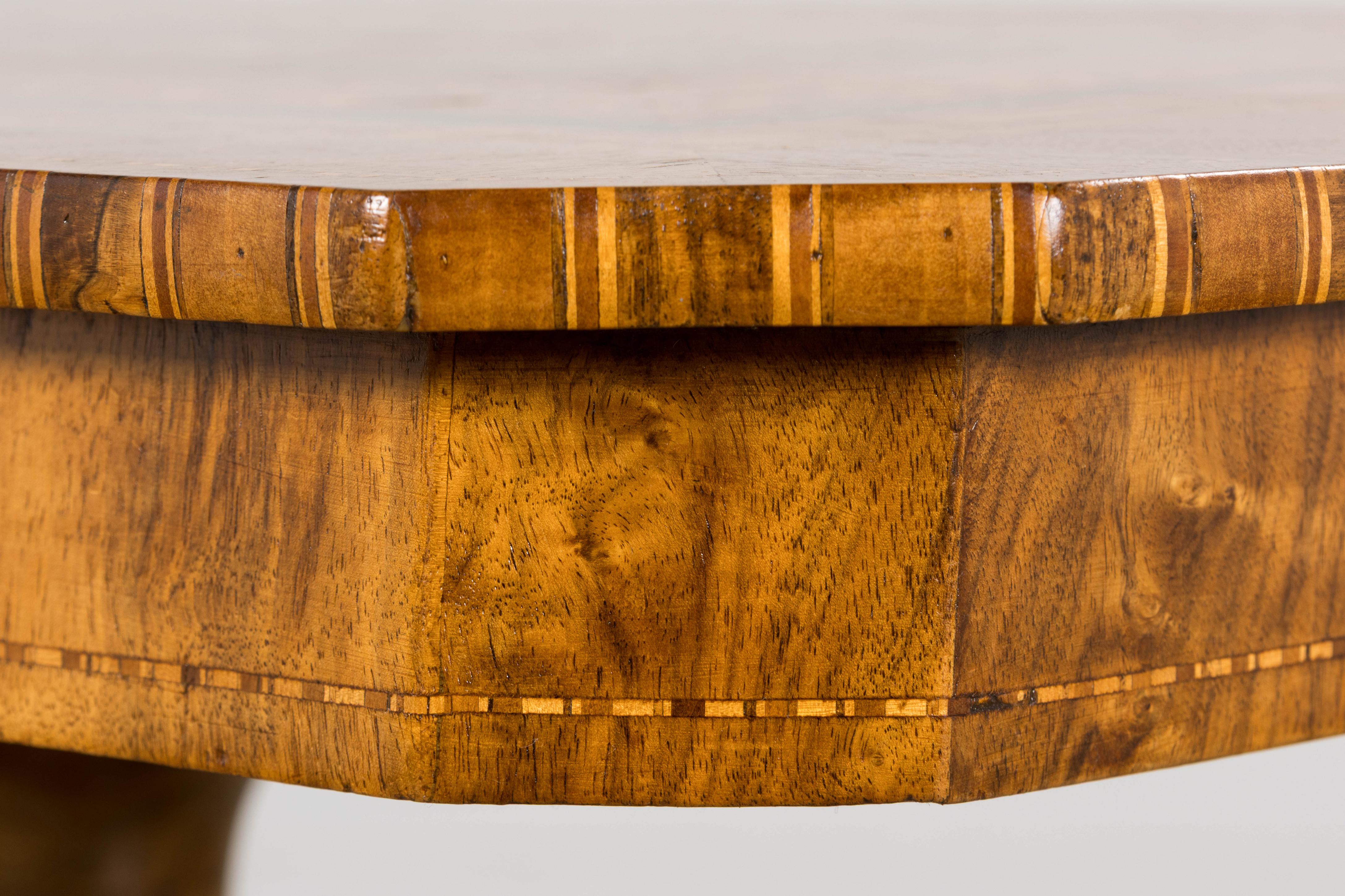 19th Century Italian Napoleon III Style Inlay Walnut Sorrento Pedestal Table in vendita 11