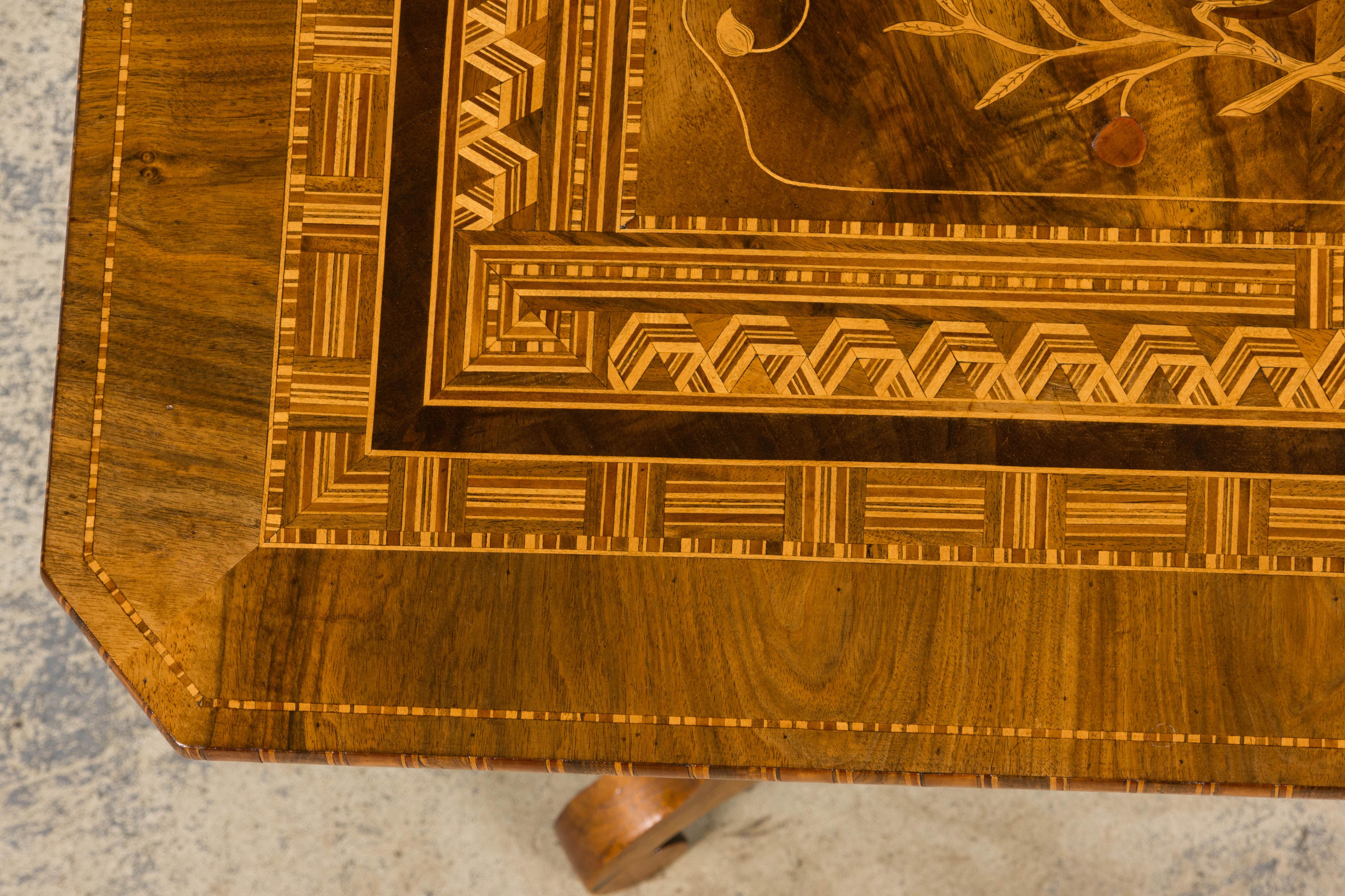 Italiano 19th Century Italian Napoleon III Style Inlay Walnut Sorrento Pedestal Table in vendita