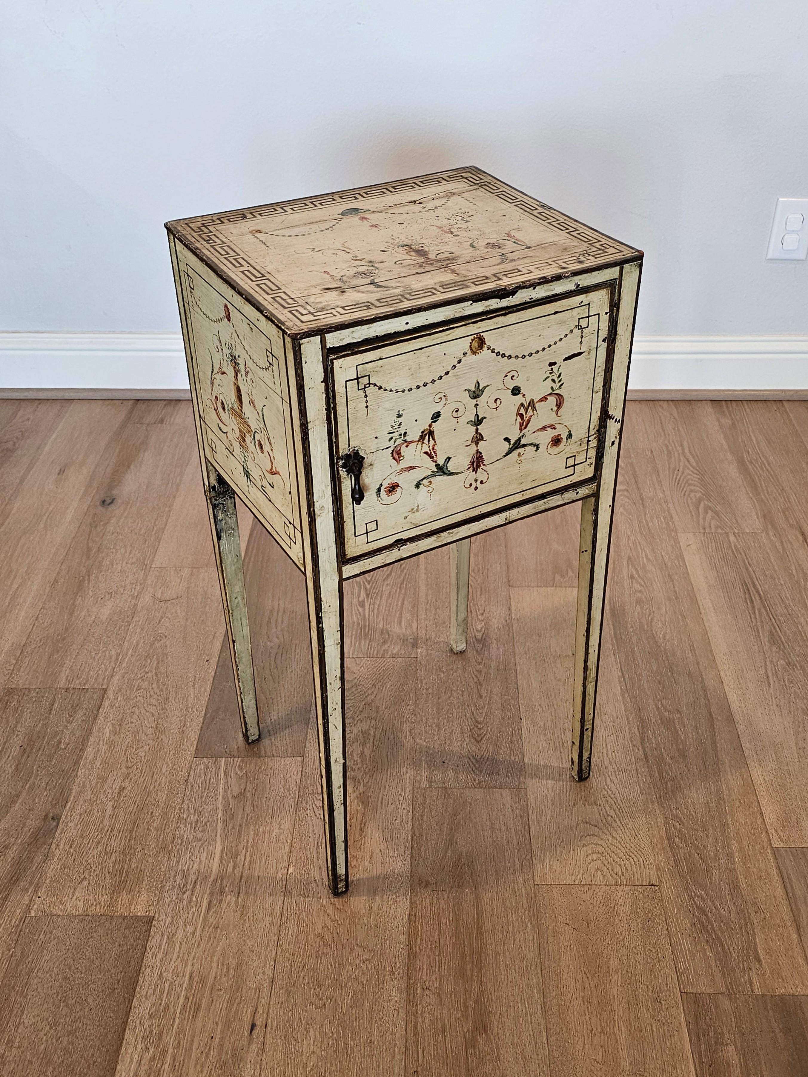 19th Century Italian Neo-classical Revival Hand-Painted Nightstand Table For Sale 6