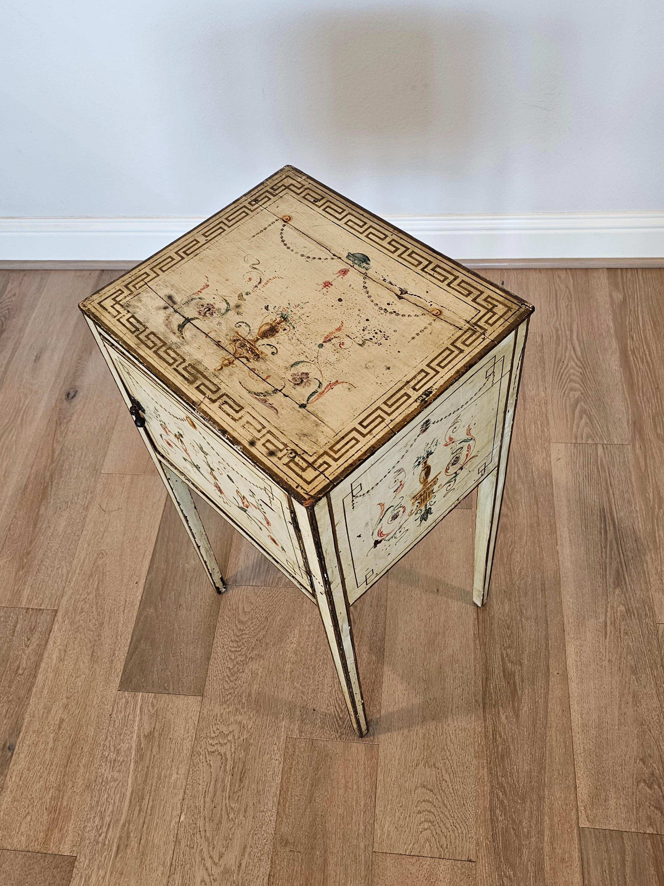 19th Century Italian Neo-classical Revival Hand-Painted Nightstand Table For Sale 1