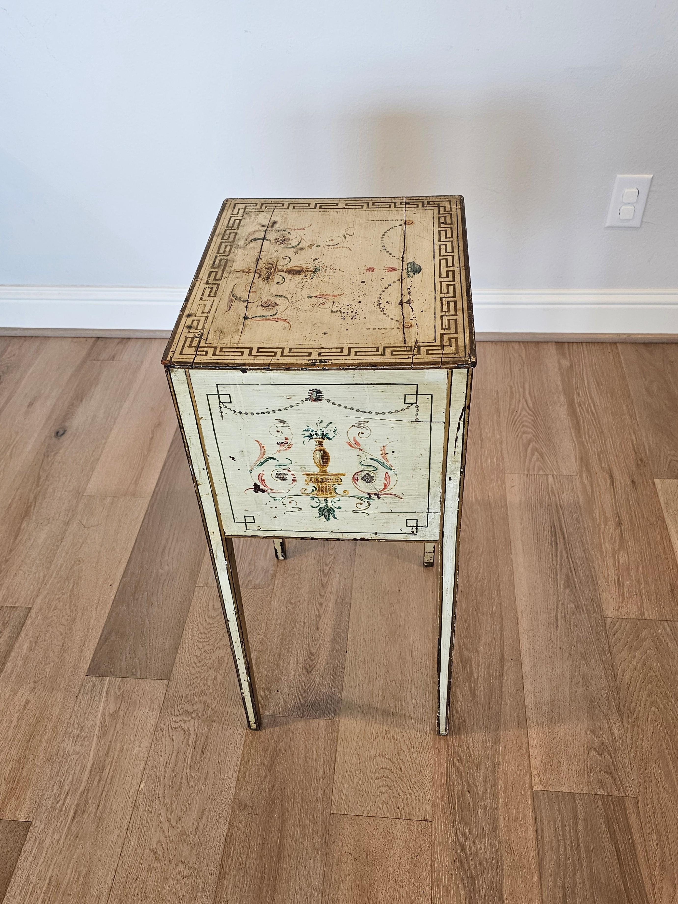 19th Century Italian Neo-classical Revival Hand-Painted Nightstand Table For Sale 2