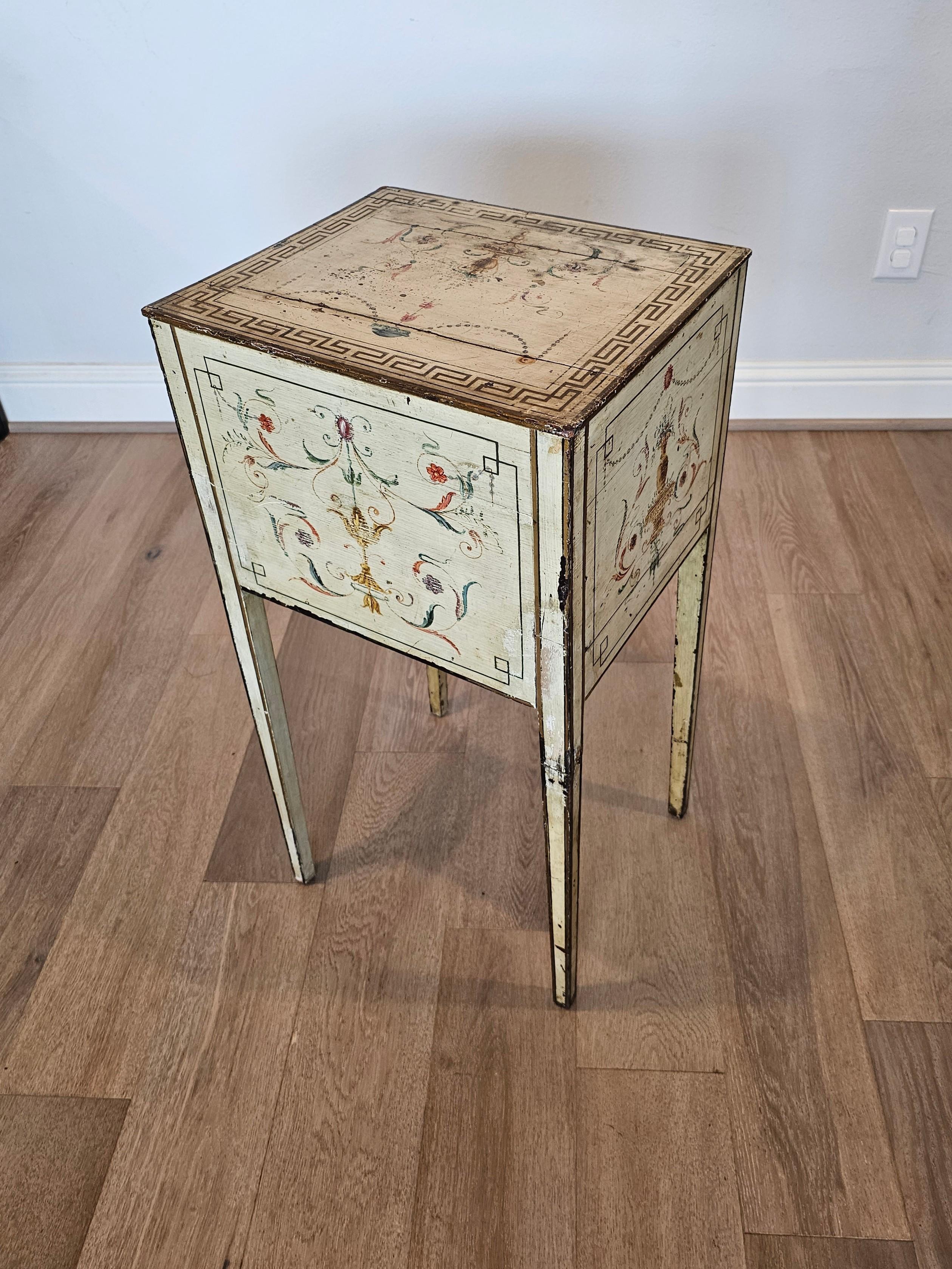 19th Century Italian Neo-classical Revival Hand-Painted Nightstand Table For Sale 3