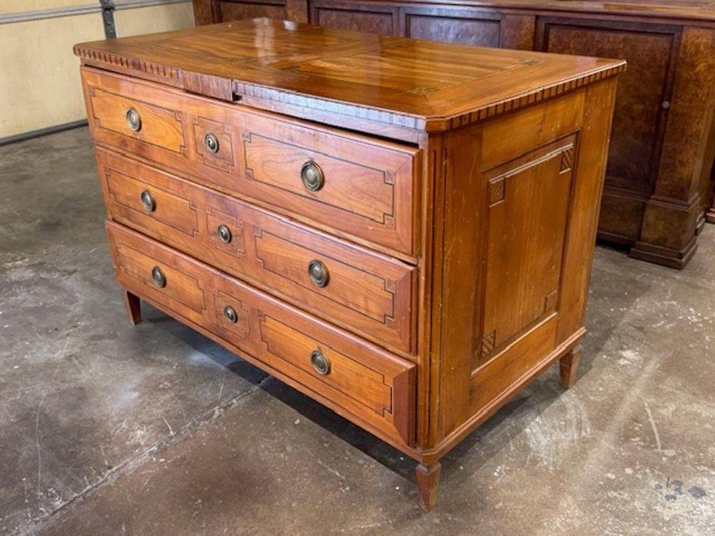 Neoclassical 19th Century Italian Neo-Classical Walnut Commode For Sale