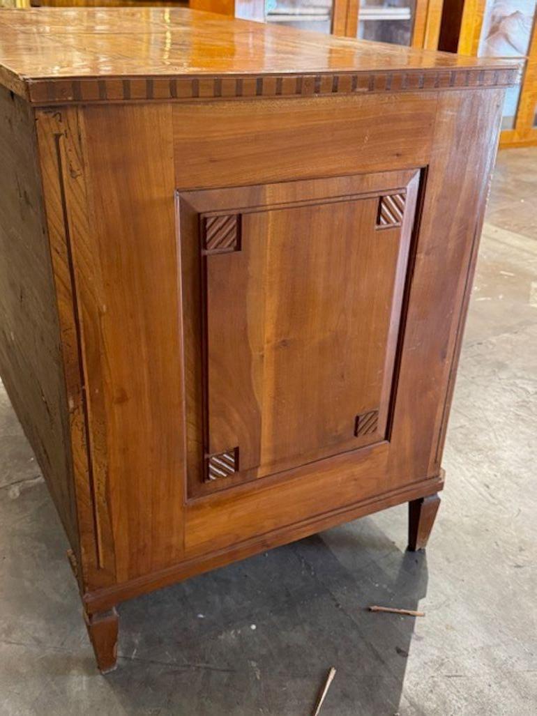 19th Century Italian Neo-Classical Walnut Commode In Good Condition For Sale In Dallas, TX