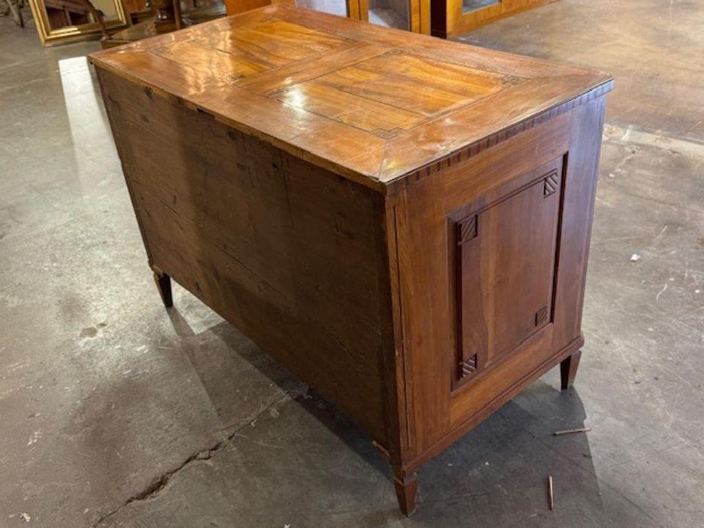 19th Century Italian Neo-Classical Walnut Commode For Sale 1