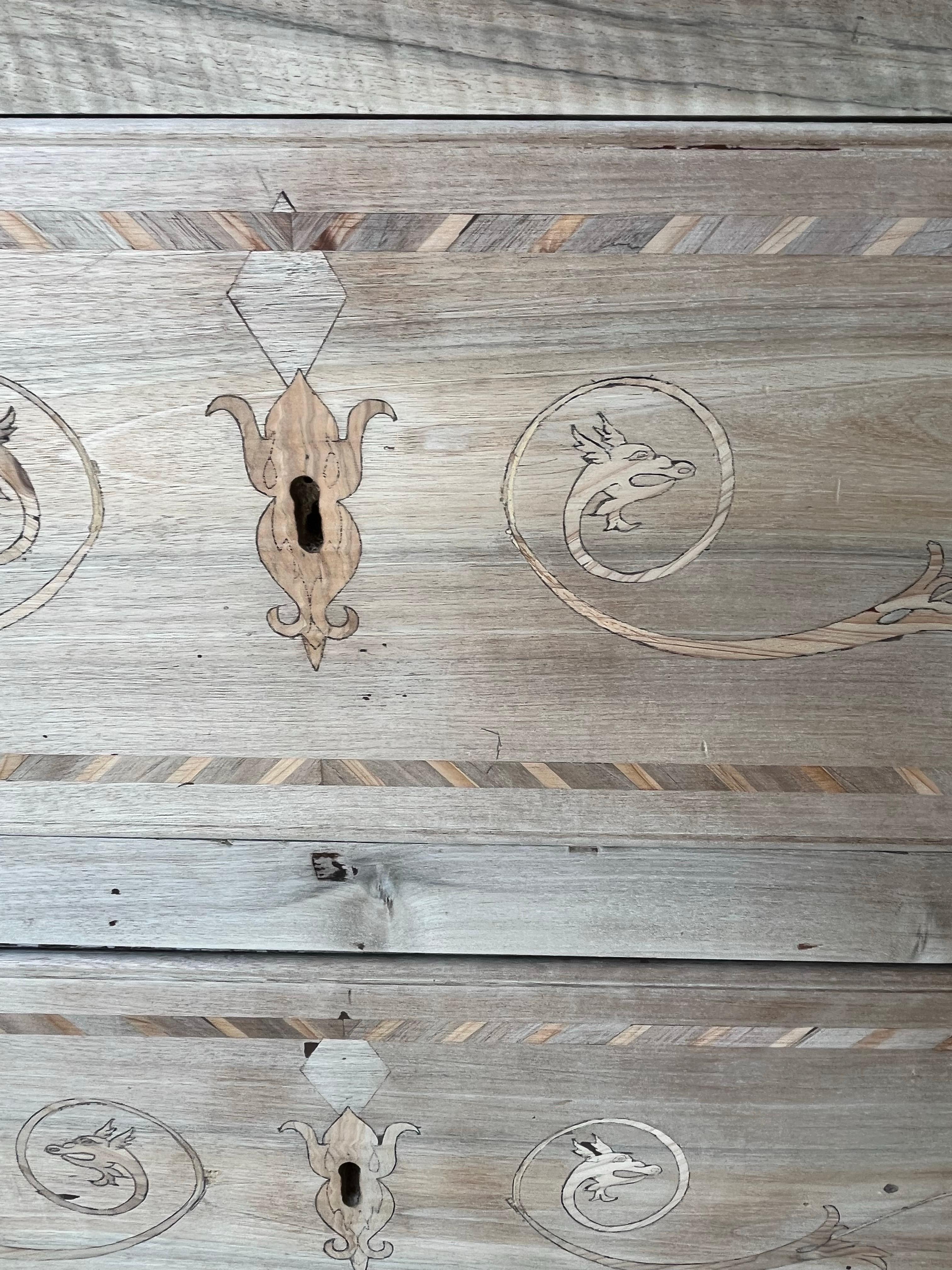 19th Century Italian Neoclassical Bleached Walnut Commode With Inlay For Sale 9