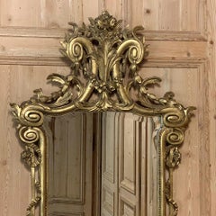 19th Century Italian Neoclassical Carved Giltwood Mirror