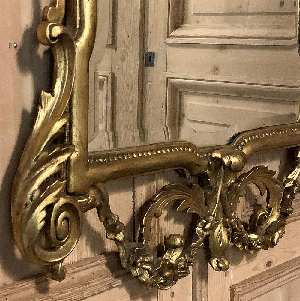 Miroir néoclassique italien du 19ème siècle en bois doré sculpté en vente 3